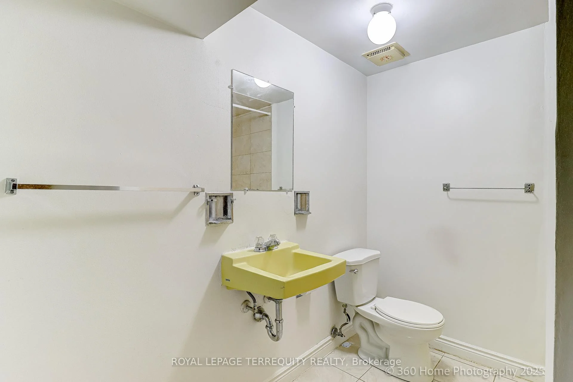 Photo 11 of 88 Central Parkway W, Mississauga, Fairview — HOMEH