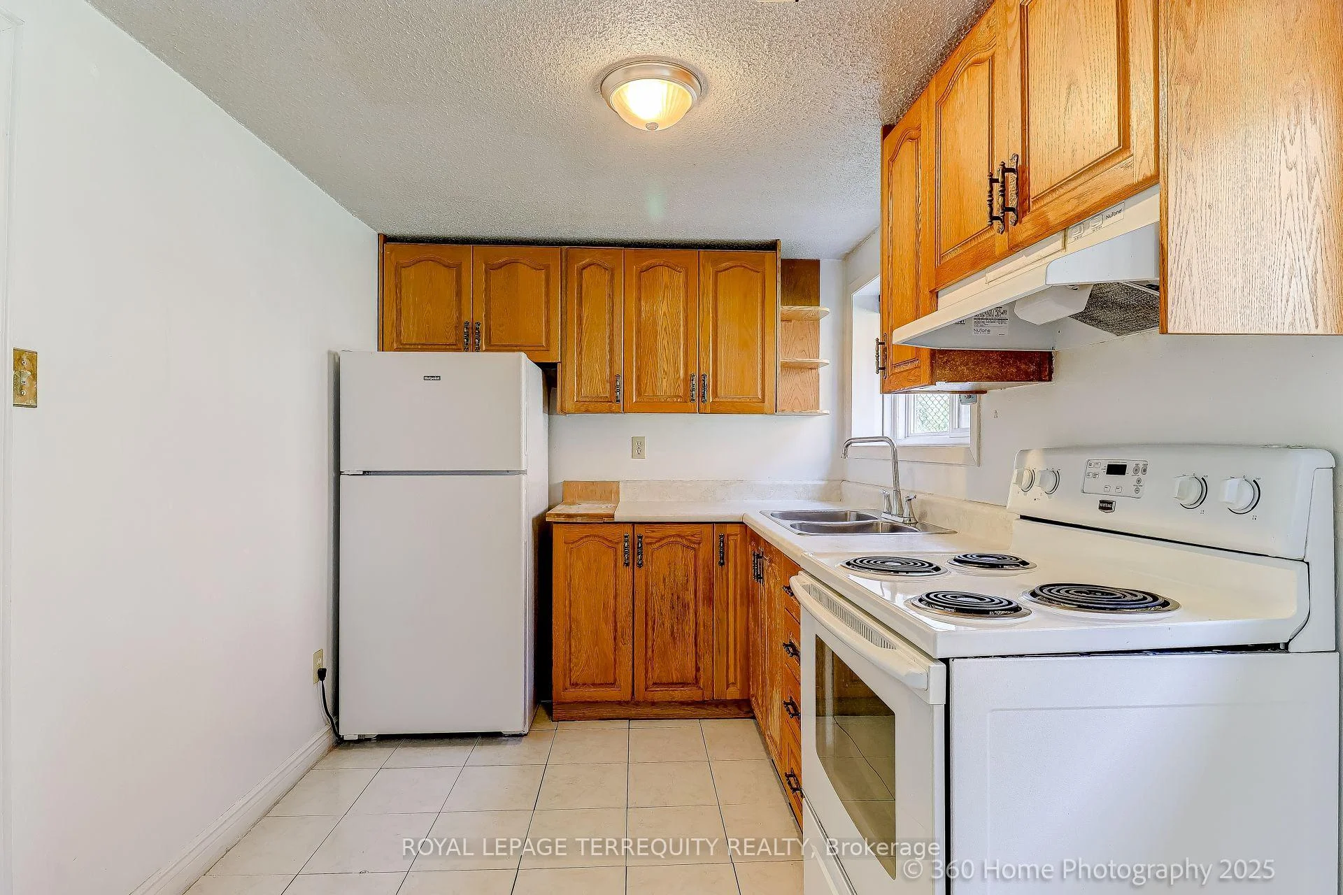 Photo 57 of 88 Central Parkway W, Mississauga, Fairview — HOMEH