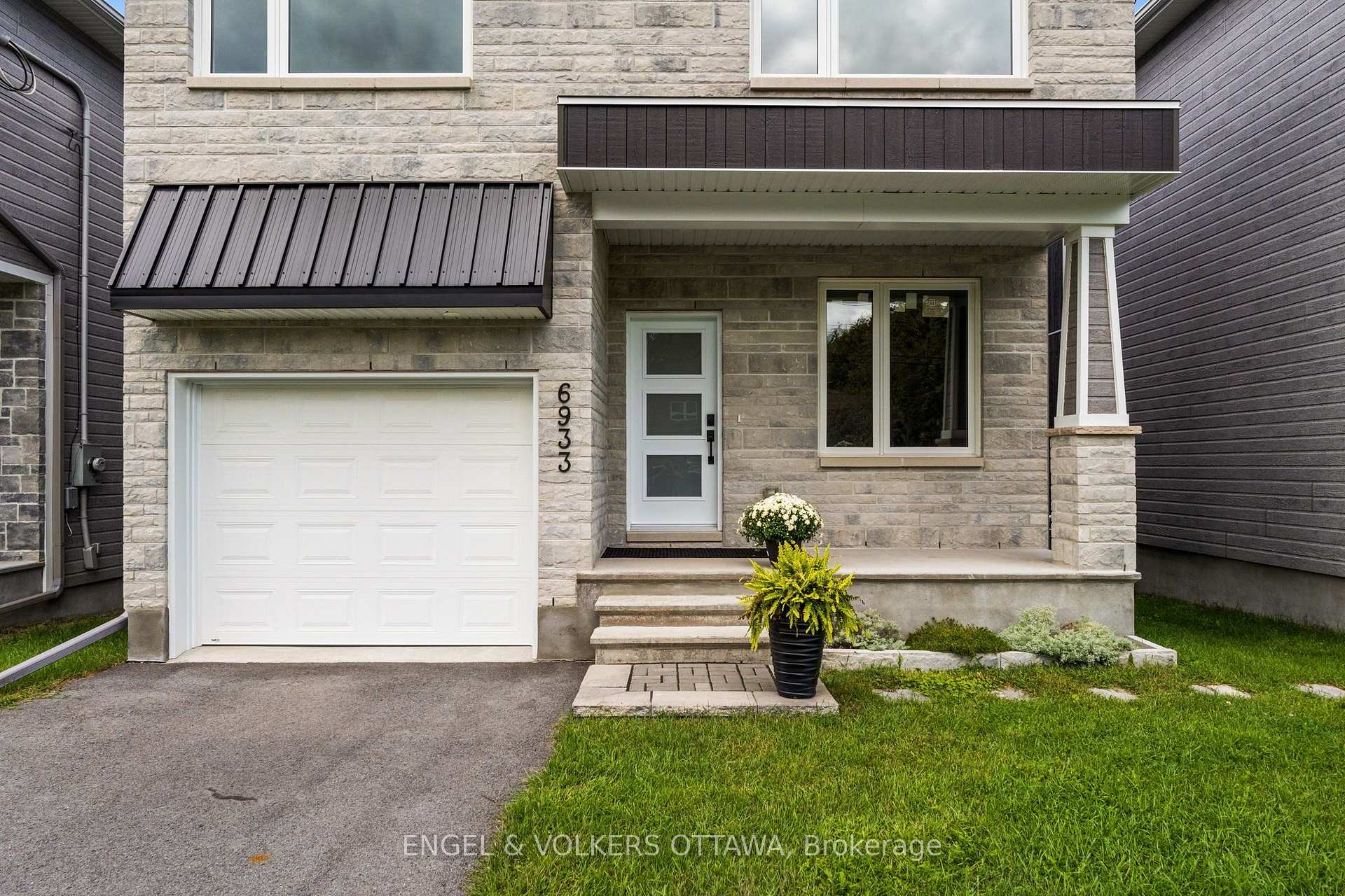 Photo 2 of 6933 Notre Dame Street, Ottawa, Chateauneuf — HOMEH