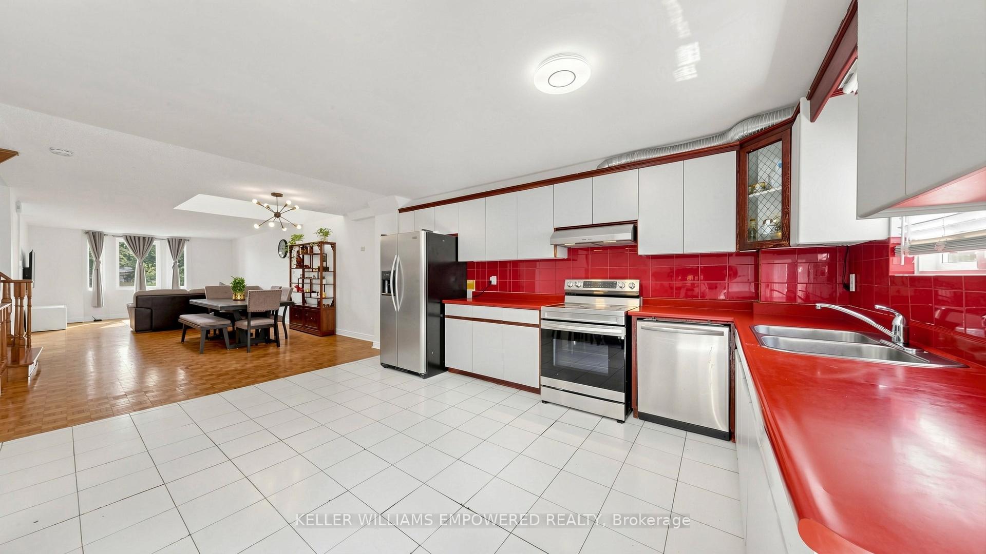 Photo 11 of 156A Dowling Avenue, Toronto, South Parkdale — HOMEH