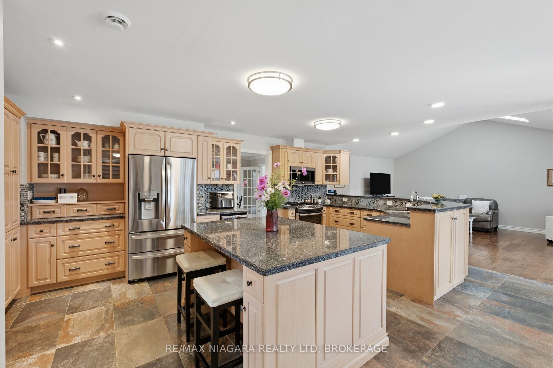 Photo 22 of 551 Darby Road, Welland, Cooks Mills — HOMEH