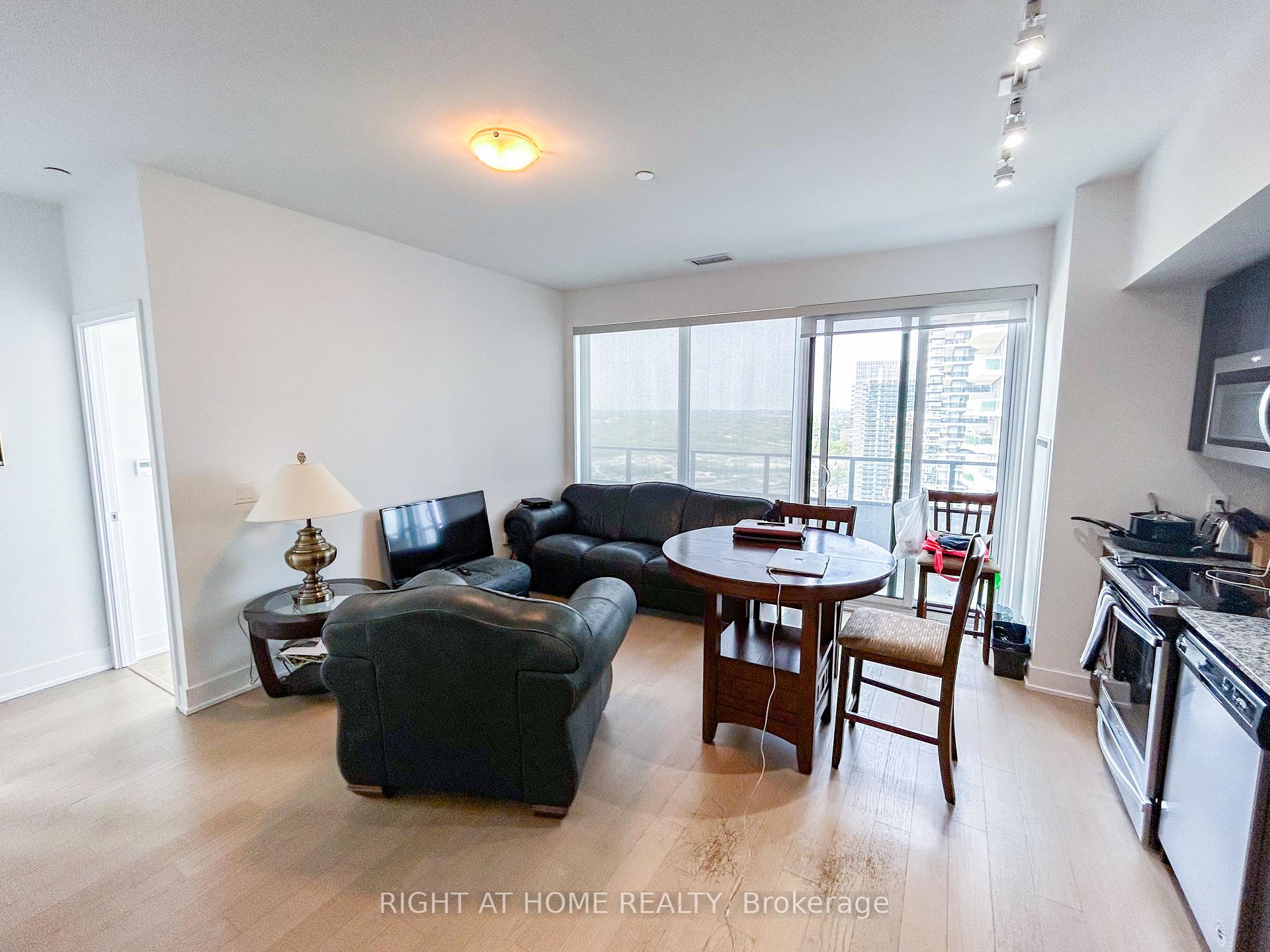 Photo 6 of Unit 3313, 30 Shore Breeze Drive, Etobicoke, Mimico — HOMEH