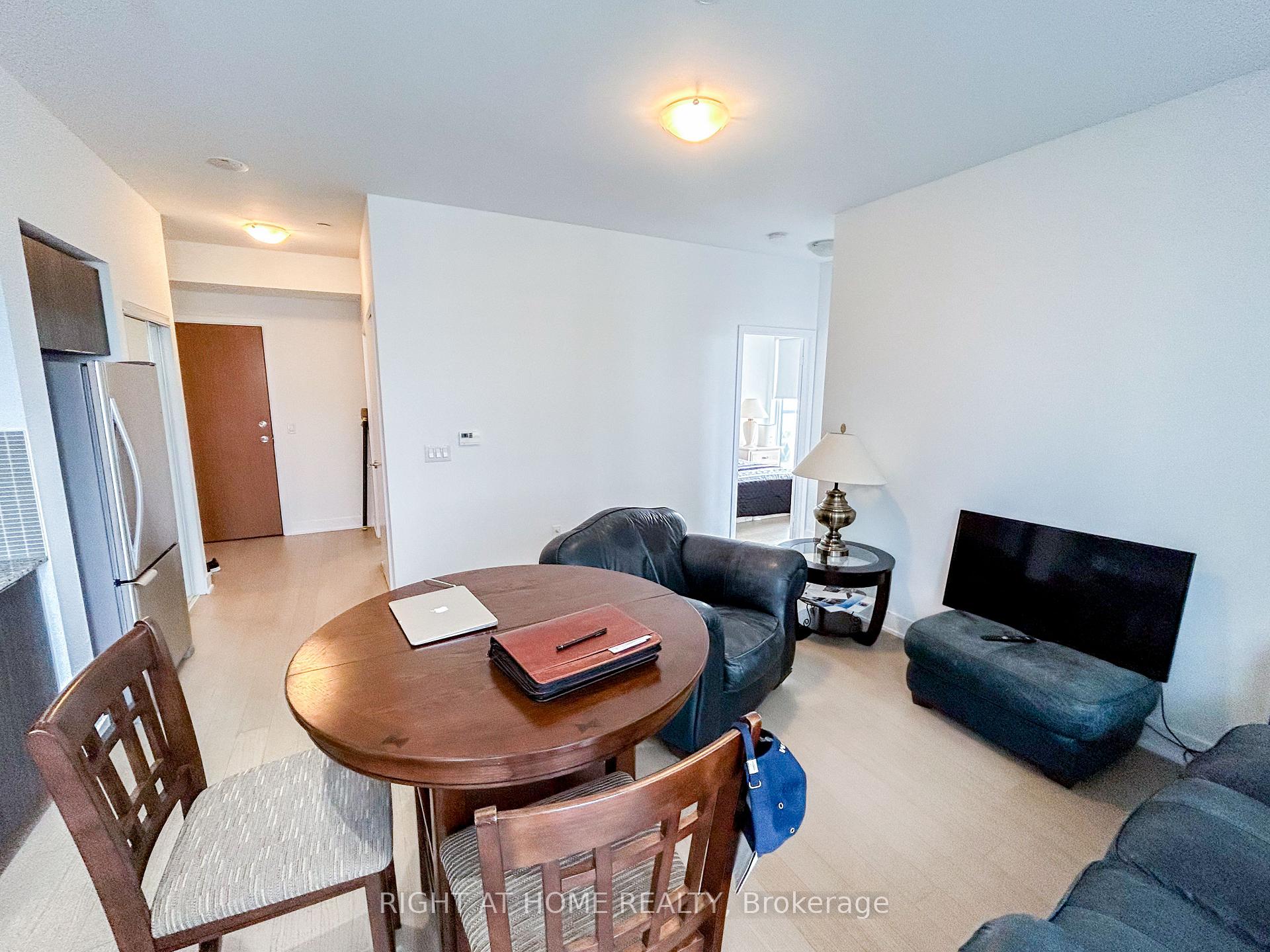 Photo 10 of Unit 3313, 30 Shore Breeze Drive, Etobicoke, Mimico — HOMEH