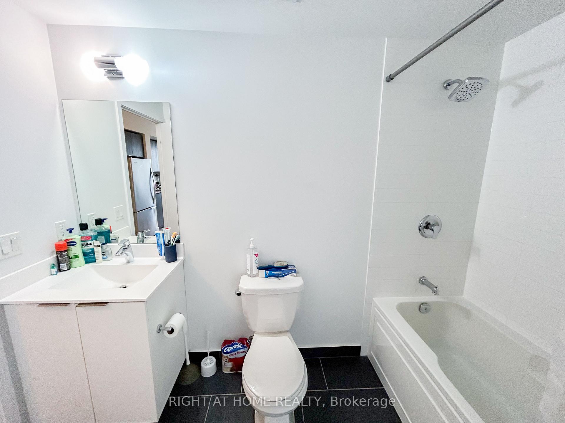 Photo 12 of Unit 3313, 30 Shore Breeze Drive, Etobicoke, Mimico — HOMEH