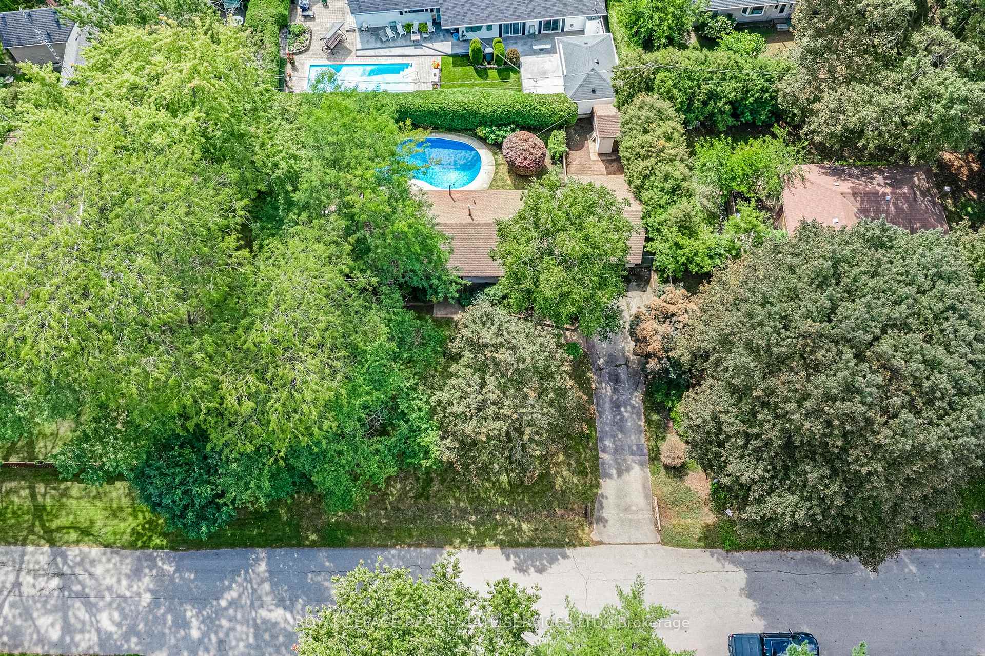 Photo 5 of 55 Germorda Drive, Oakville, College Park — HOMEH