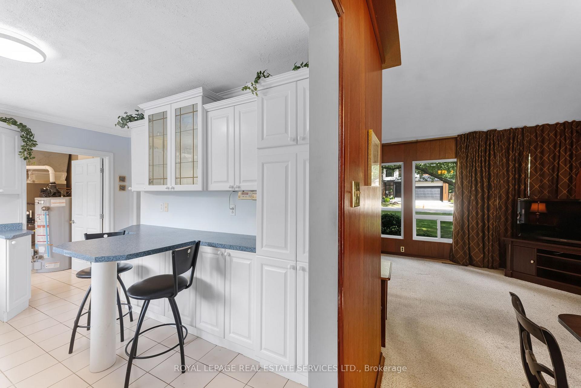 Photo 38 of 55 Germorda Drive, Oakville, College Park — HOMEH