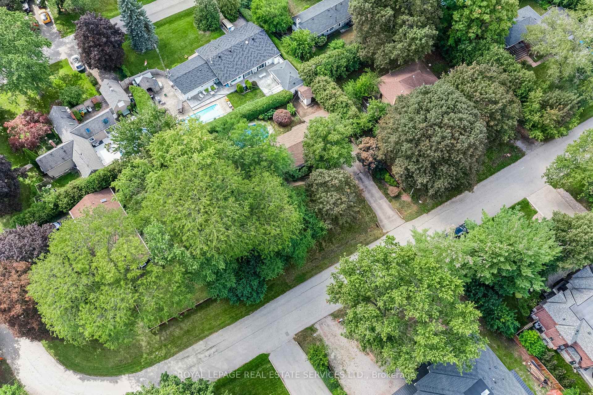 Photo 71 of 55 Germorda Drive, Oakville, College Park — HOMEH