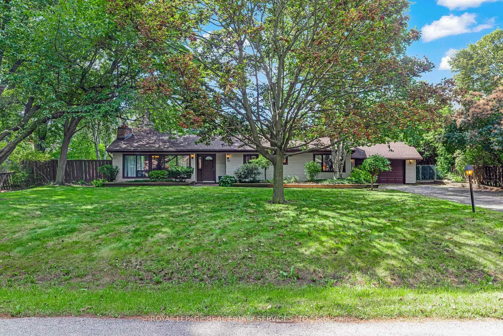 Photo 3 of 55 Germorda Drive, Oakville, College Park — HOMEH