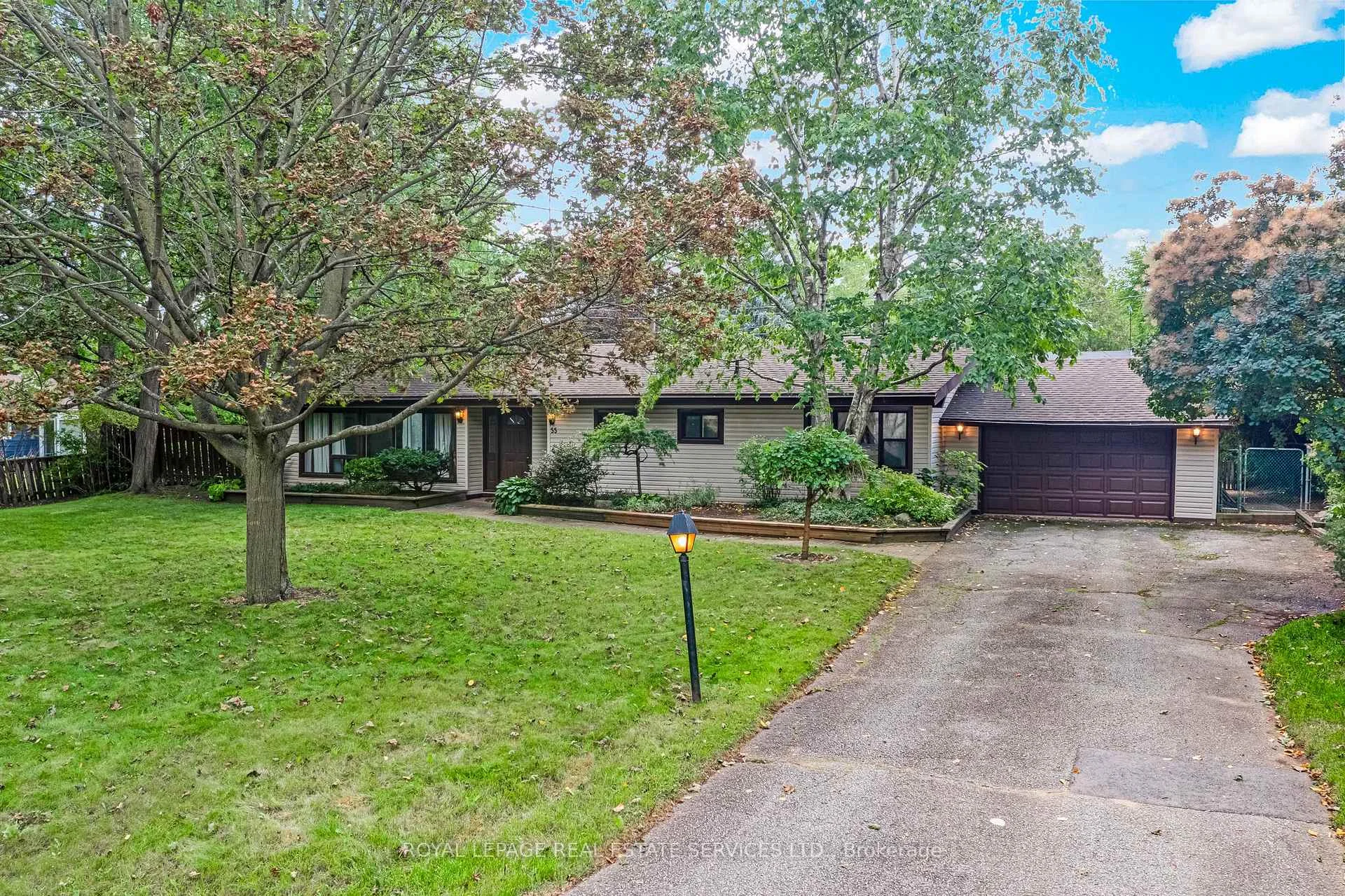 Photo 6 of 55 Germorda Drive, Oakville, College Park — HOMEH