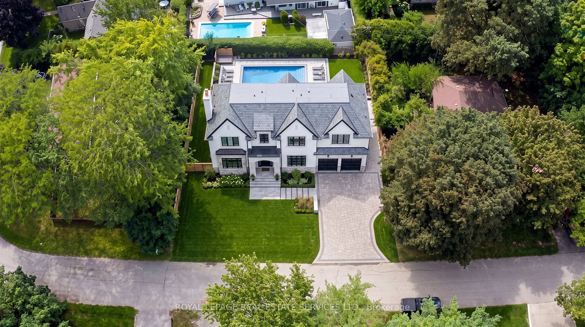 Photo 16 of 55 Germorda Drive, Oakville, College Park — HOMEH