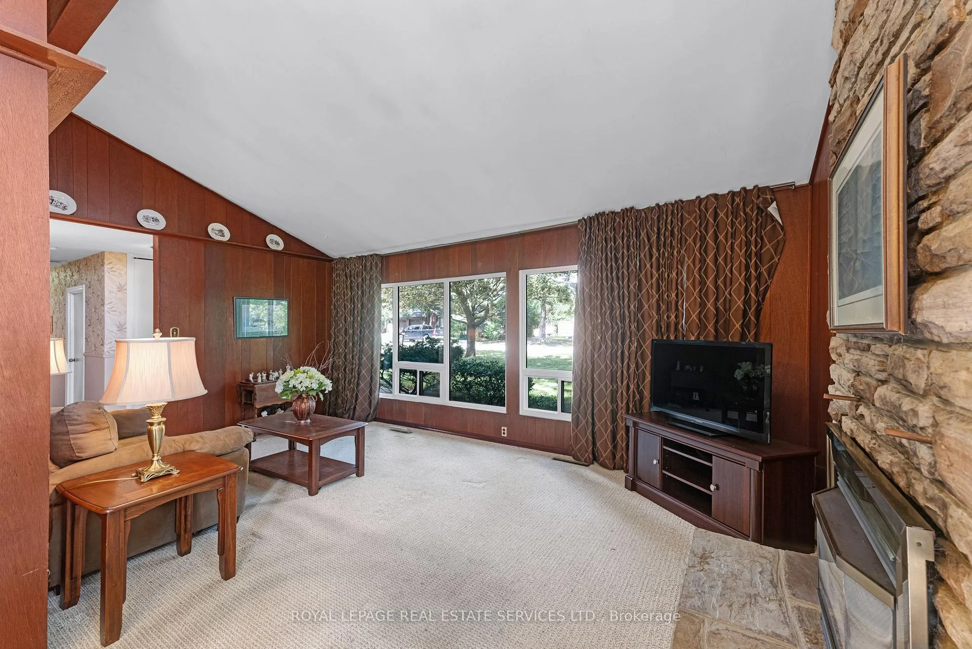 Photo 39 of 55 Germorda Drive, Oakville, College Park — HOMEH