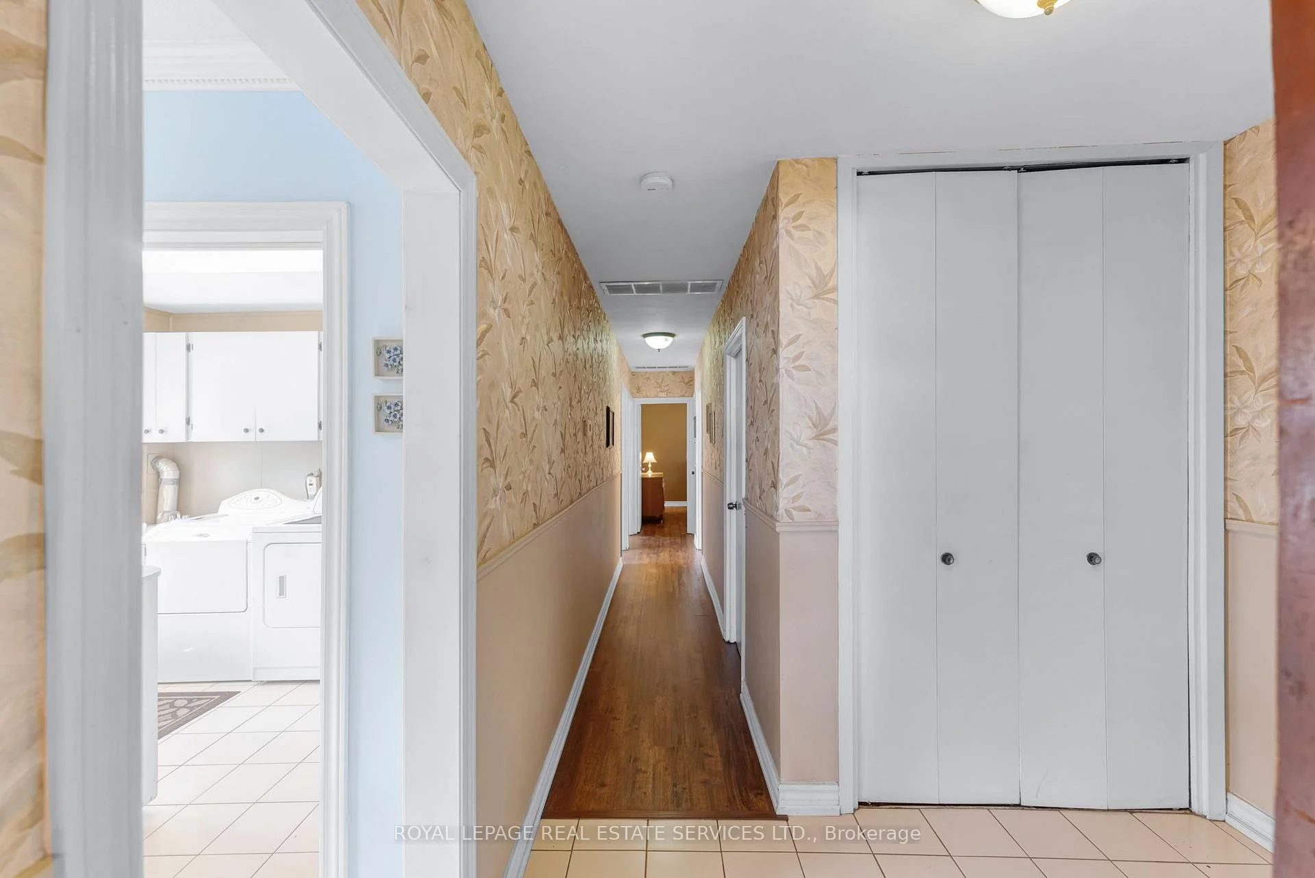 Photo 44 of 55 Germorda Drive, Oakville, College Park — HOMEH