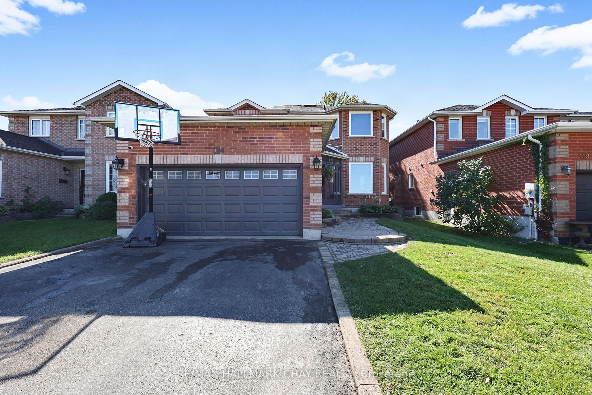 Photo 2 of 121 Taylor Drive, Barrie, Bayshore — HOMEH