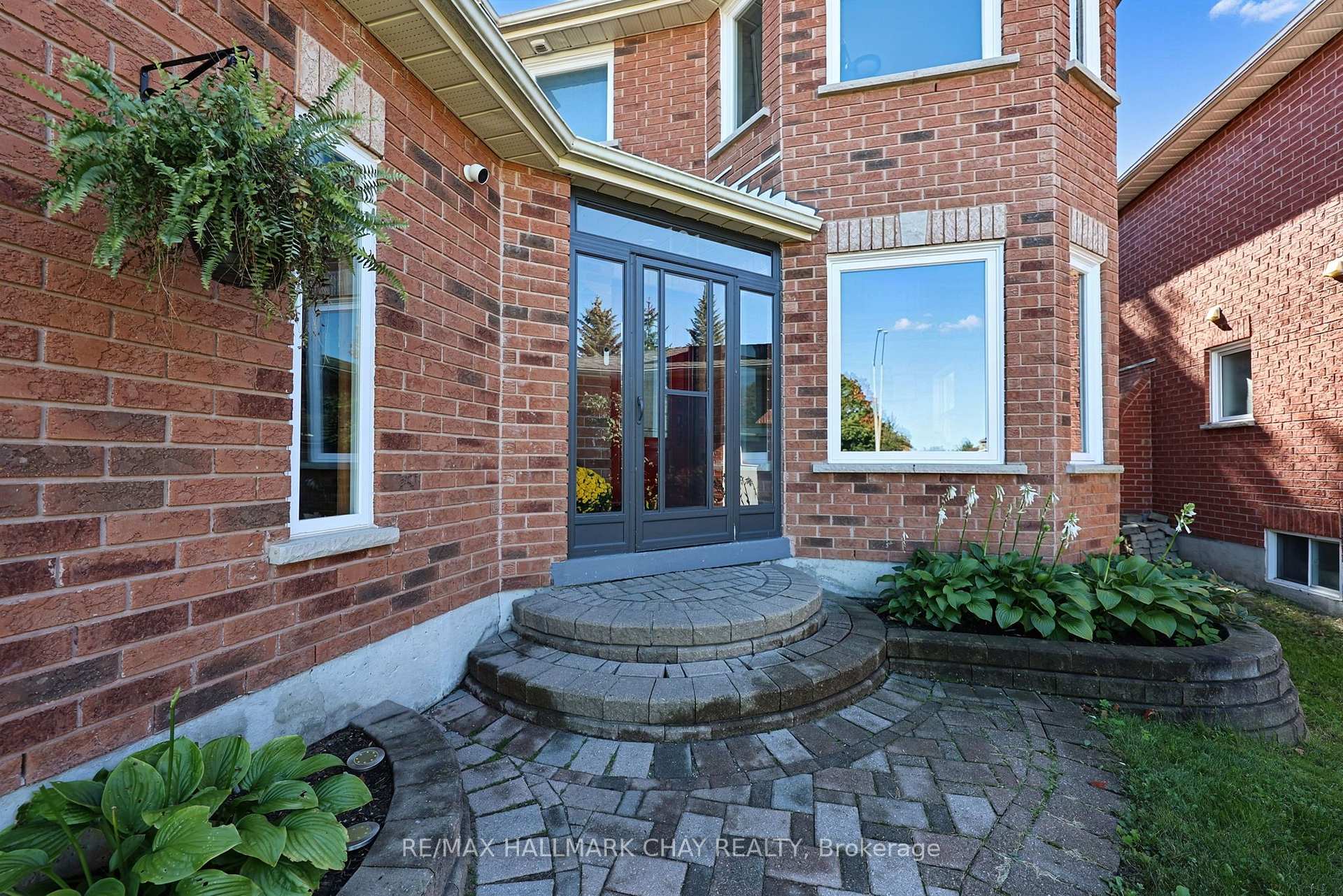 Photo 3 of 121 Taylor Drive, Barrie, Bayshore — HOMEH