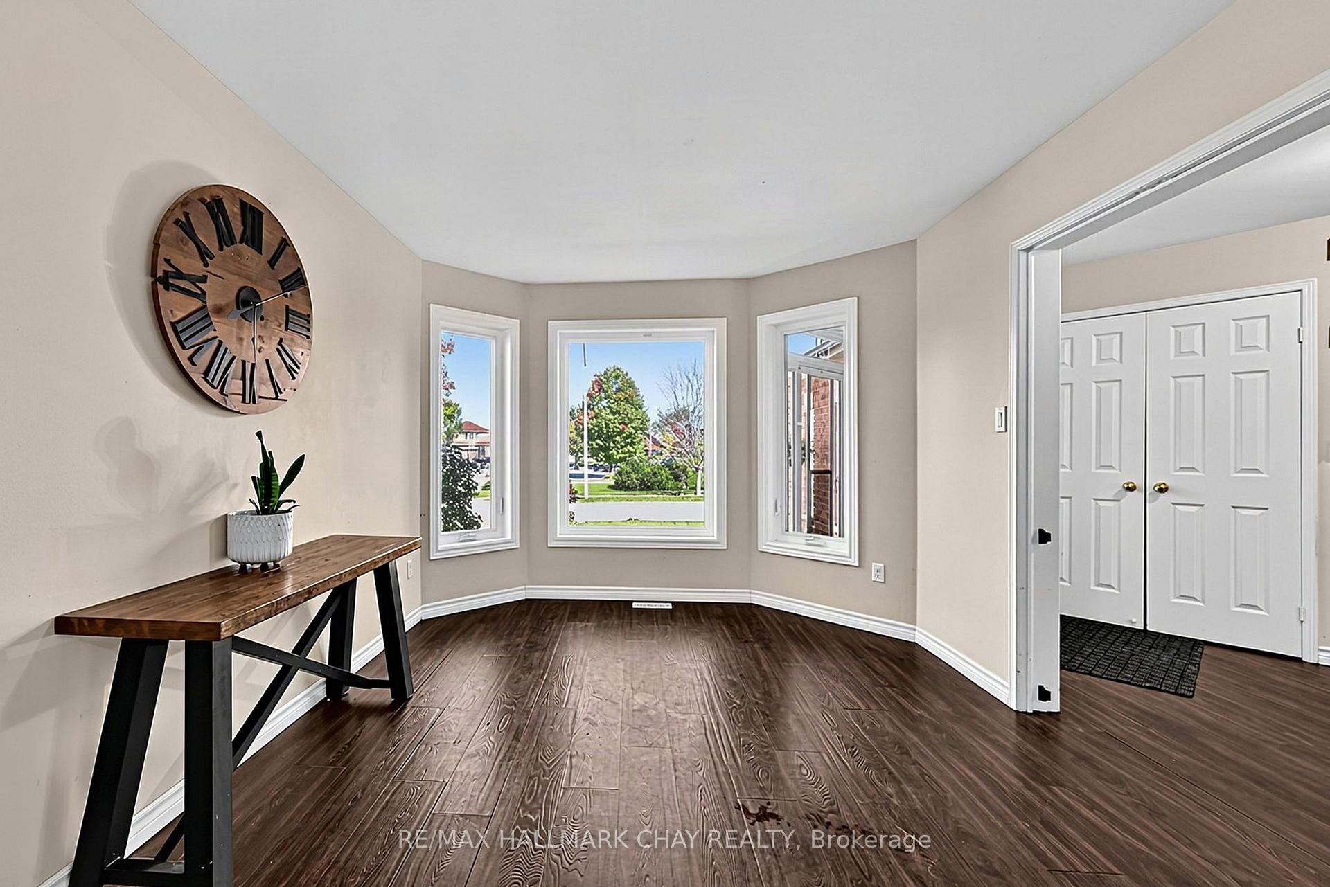 Photo 8 of 121 Taylor Drive, Barrie, Bayshore — HOMEH