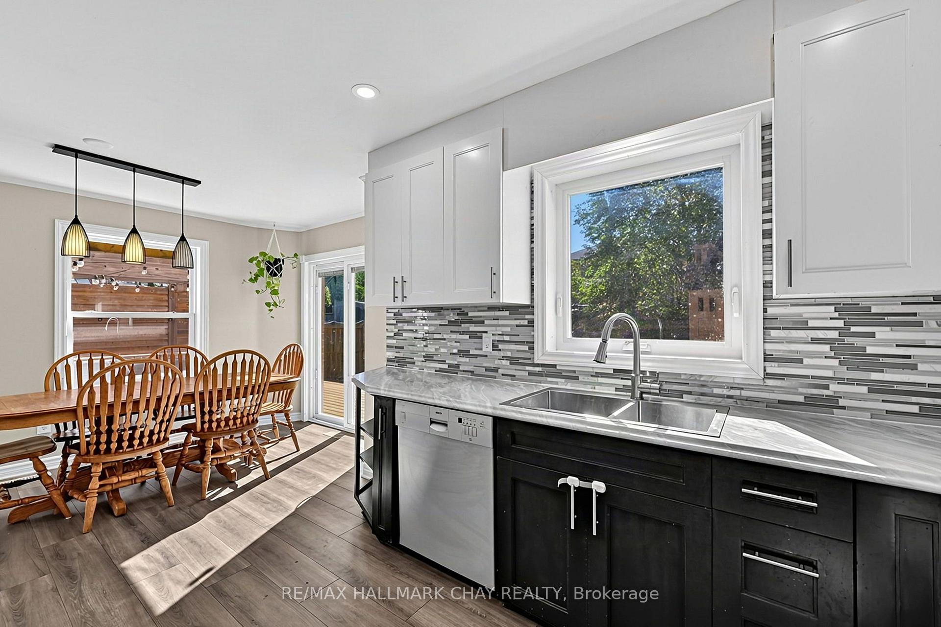 Photo 12 of 121 Taylor Drive, Barrie, Bayshore — HOMEH