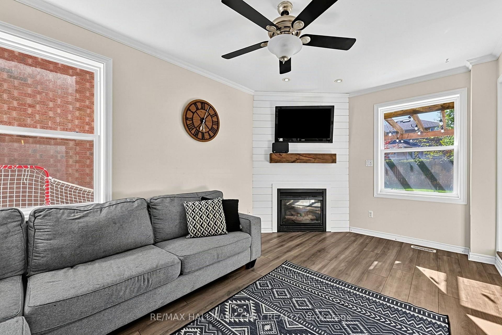 Photo 16 of 121 Taylor Drive, Barrie, Bayshore — HOMEH