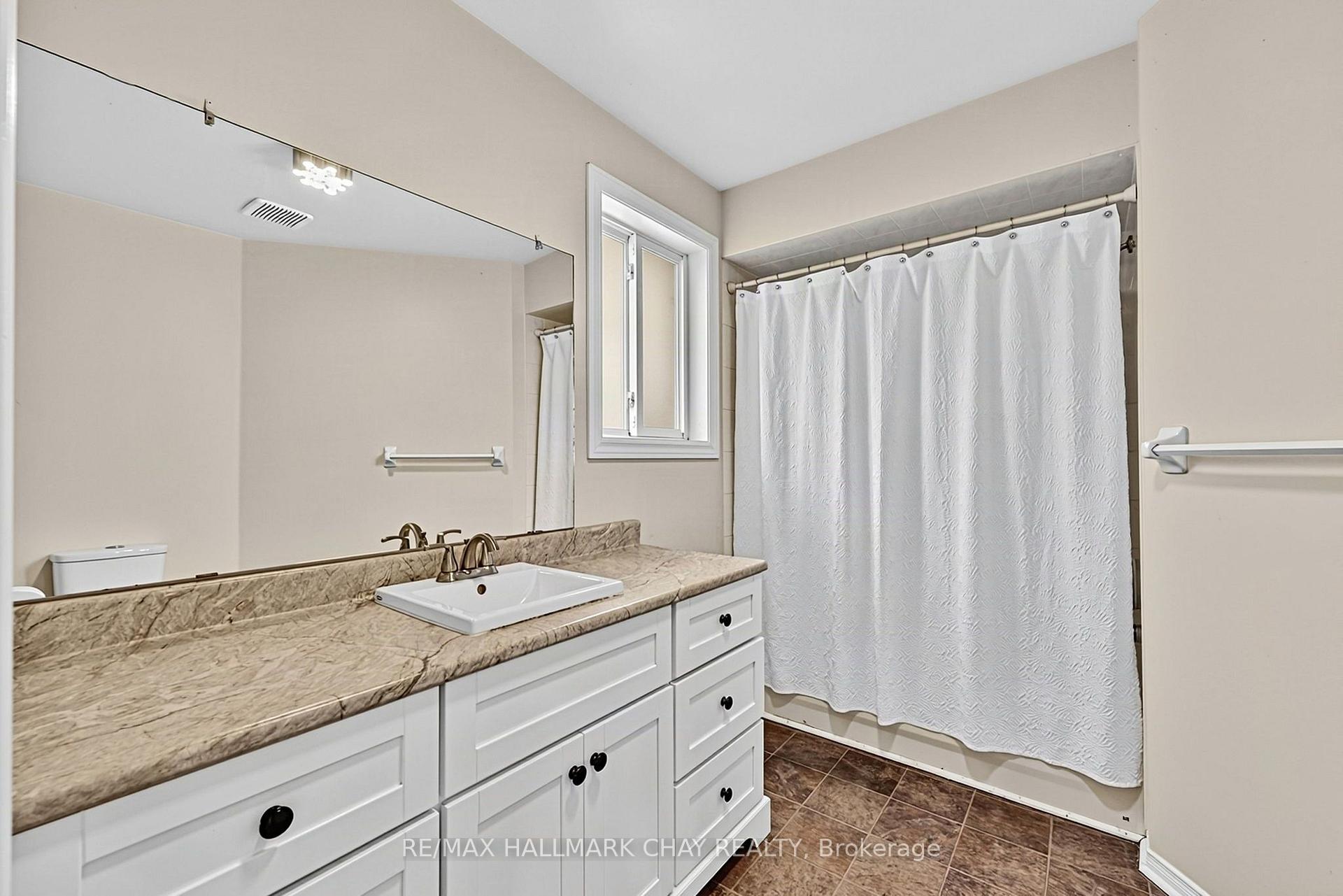 Photo 25 of 121 Taylor Drive, Barrie, Bayshore — HOMEH
