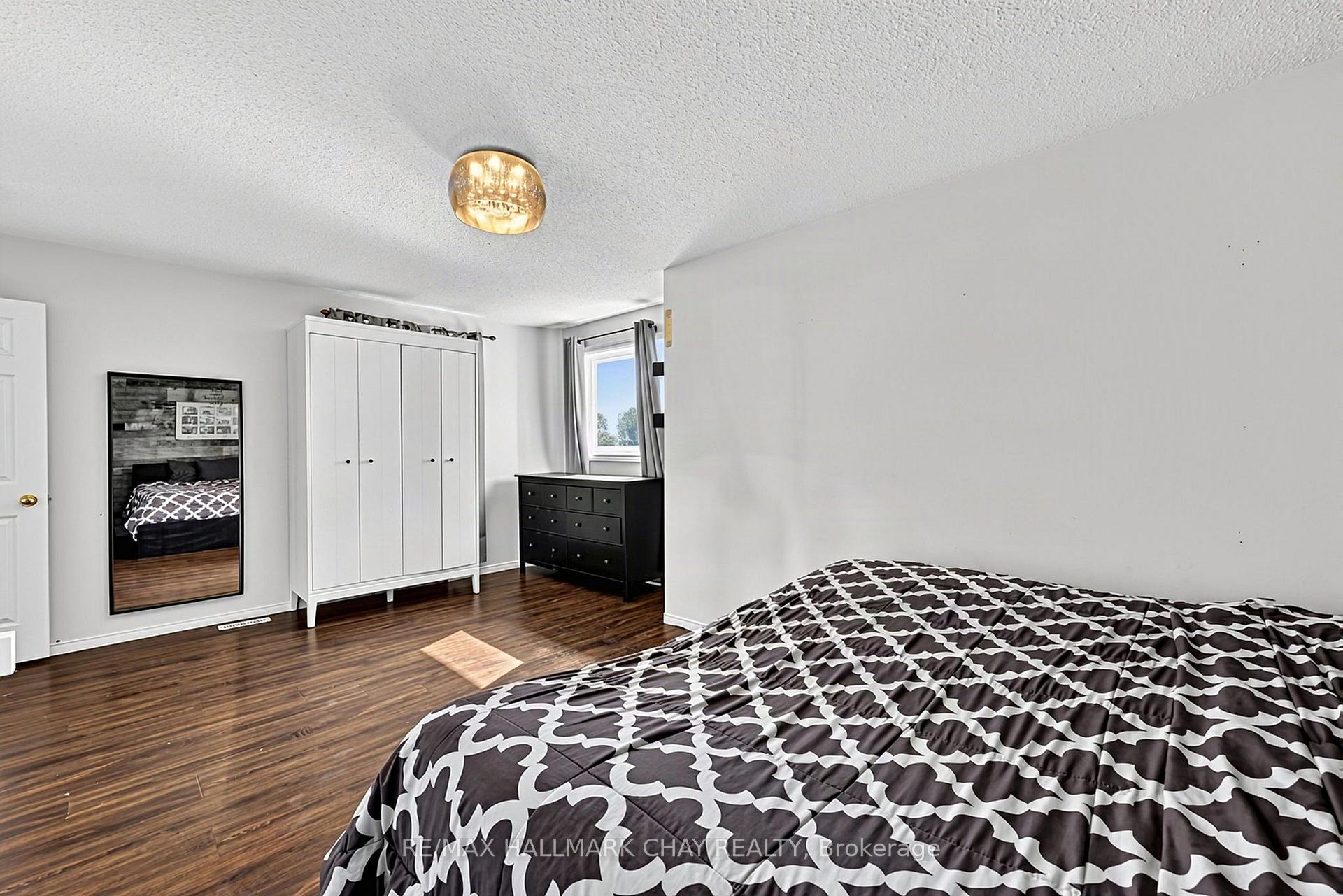 Photo 24 of 121 Taylor Drive, Barrie, Bayshore — HOMEH