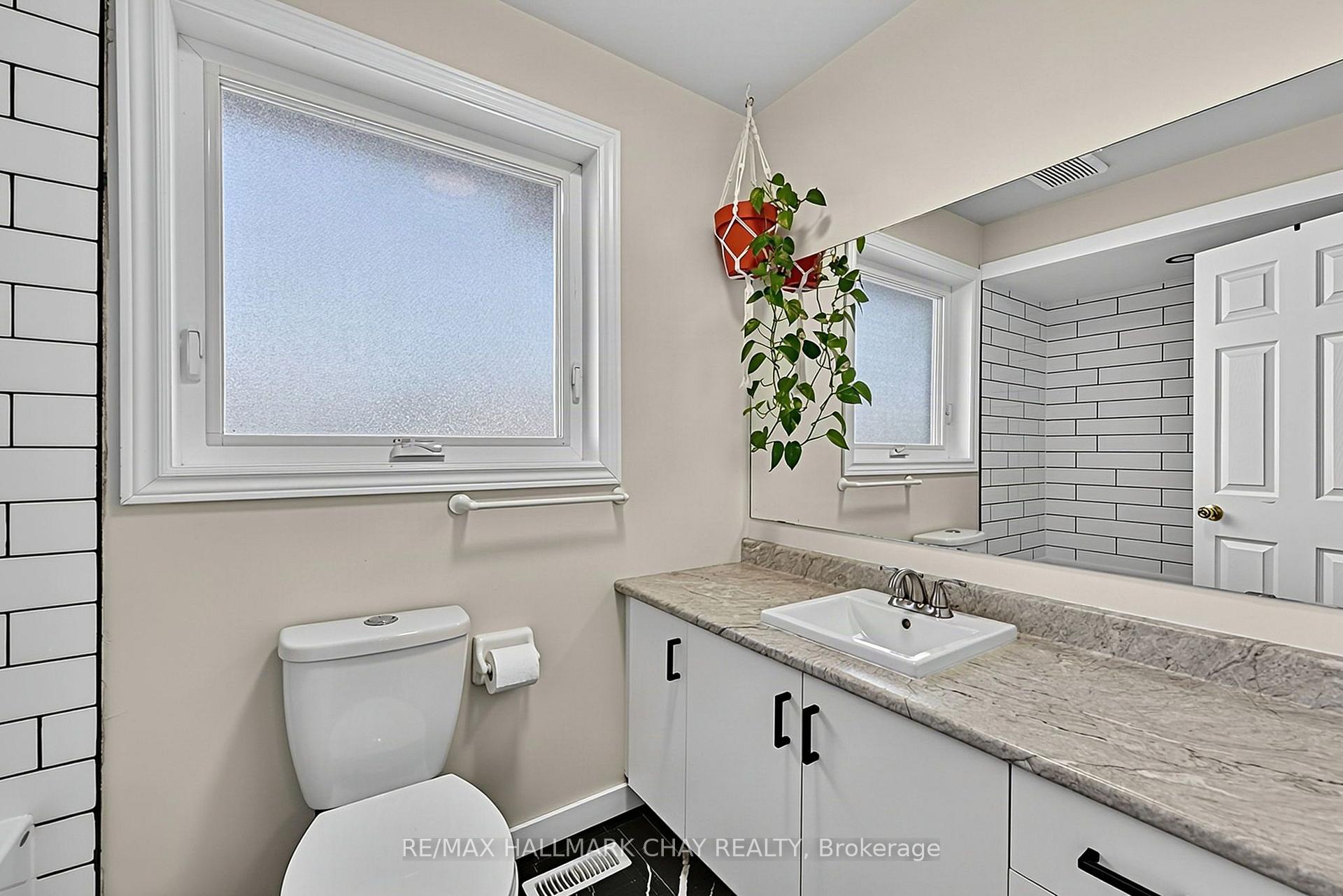 Photo 31 of 121 Taylor Drive, Barrie, Bayshore — HOMEH