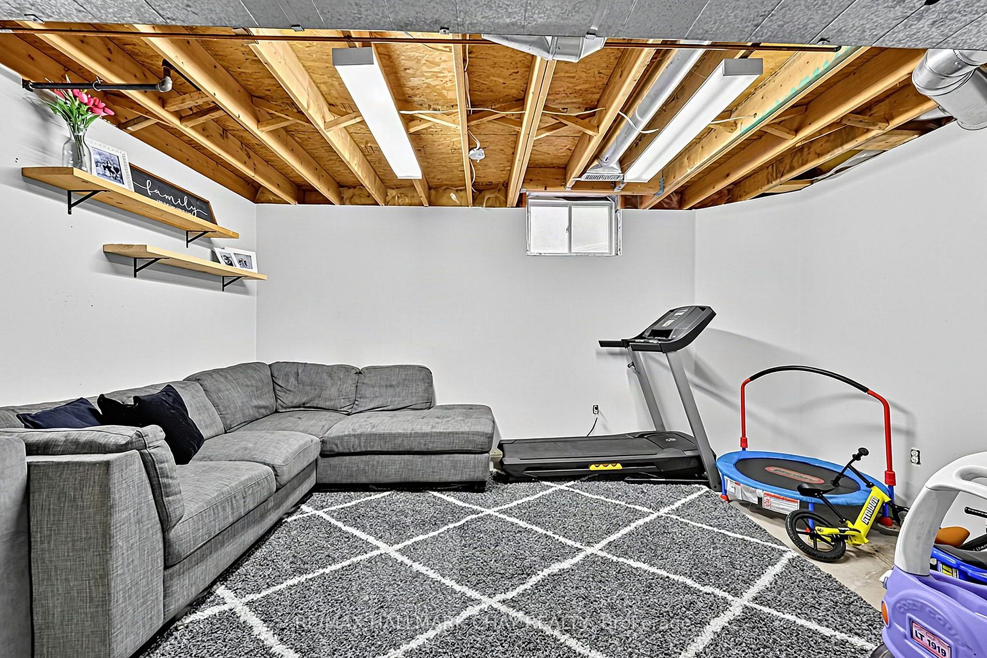 Photo 33 of 121 Taylor Drive, Barrie, Bayshore — HOMEH