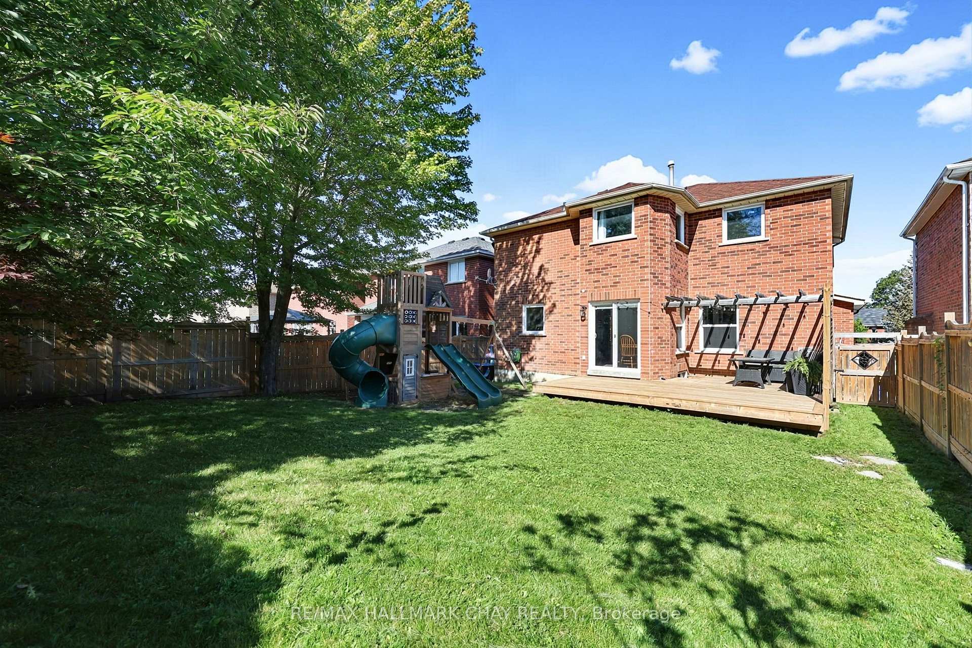 Photo 42 of 121 Taylor Drive, Barrie, Bayshore — HOMEH