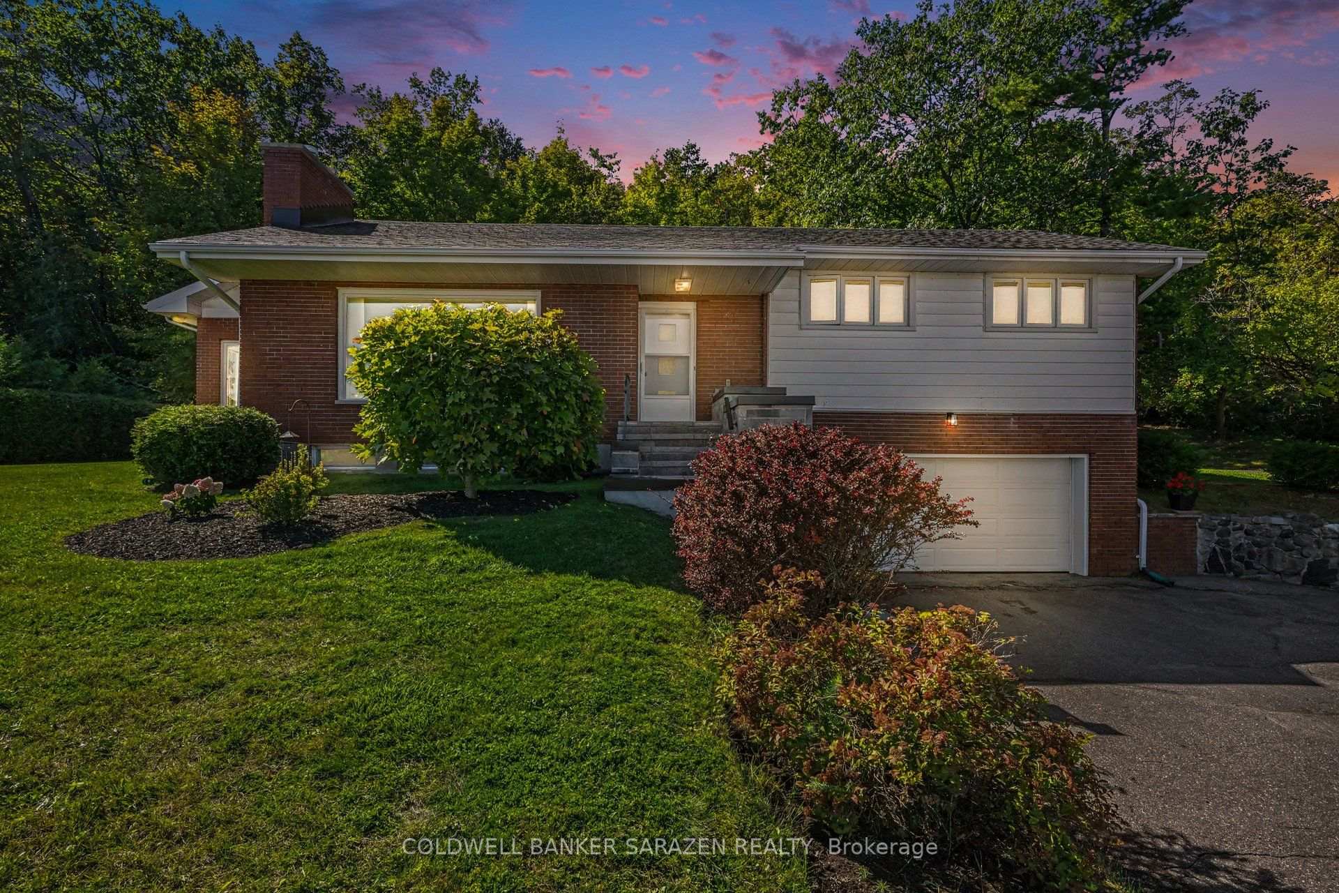 Photo 3 of 1117 River Road, McNab/Braeside, Mcnab/Braeside Twps — HOMEH