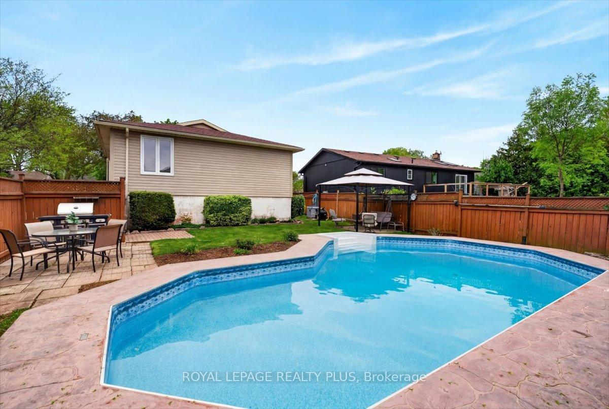 Photo 5 of 4452 Delaney Drive, Burlington, Shoreacres — HOMEH