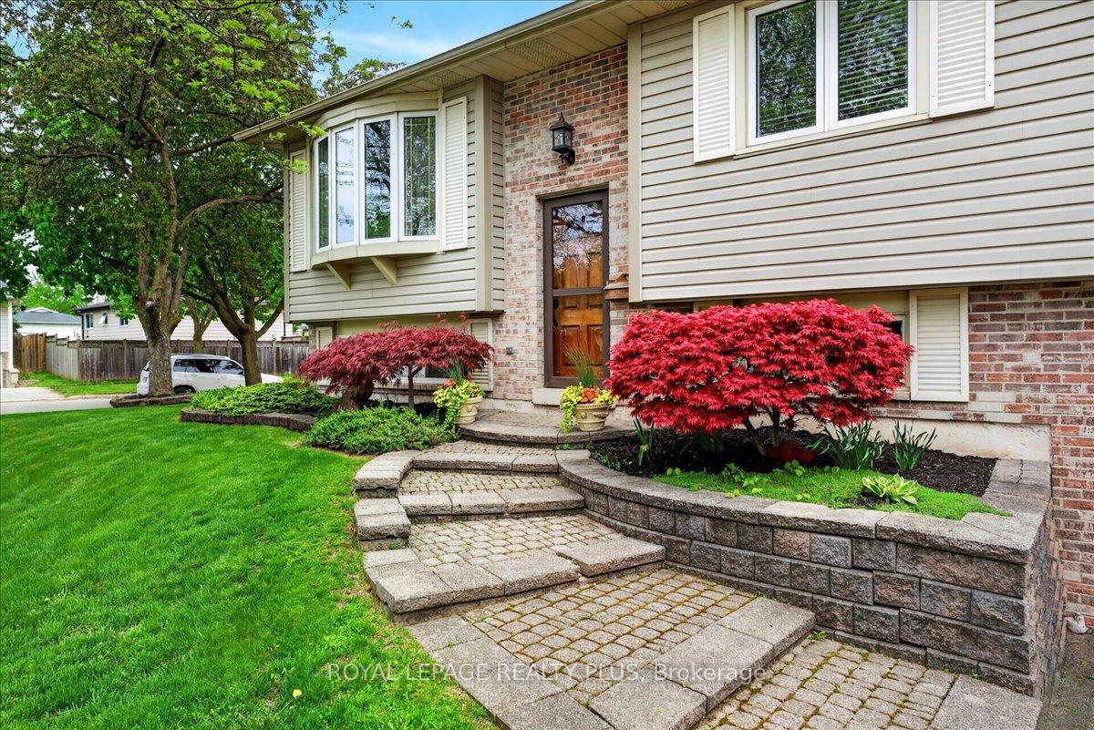 Photo 6 of 4452 Delaney Drive, Burlington, Shoreacres — HOMEH