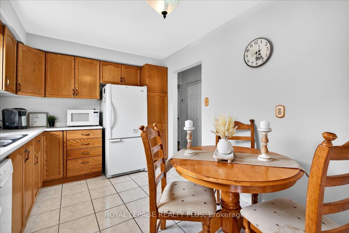 Photo 16 of 4452 Delaney Drive, Burlington, Shoreacres — HOMEH