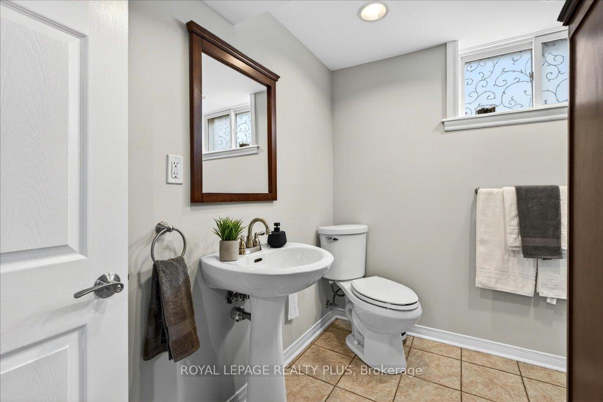 Photo 37 of 4452 Delaney Drive, Burlington, Shoreacres — HOMEH
