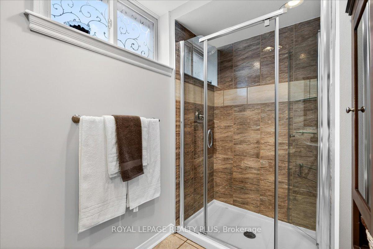 Photo 38 of 4452 Delaney Drive, Burlington, Shoreacres — HOMEH