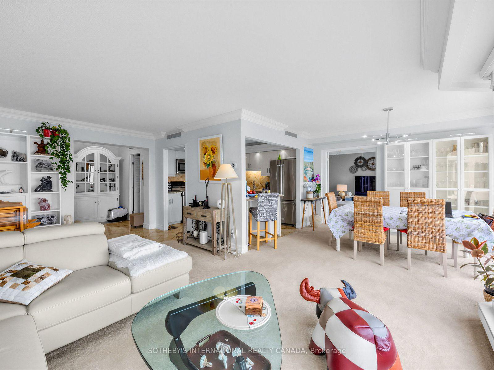 Photo 6 of Unit 2104, 65 Harbour Square, Toronto, Waterfront Communities — HOMEH