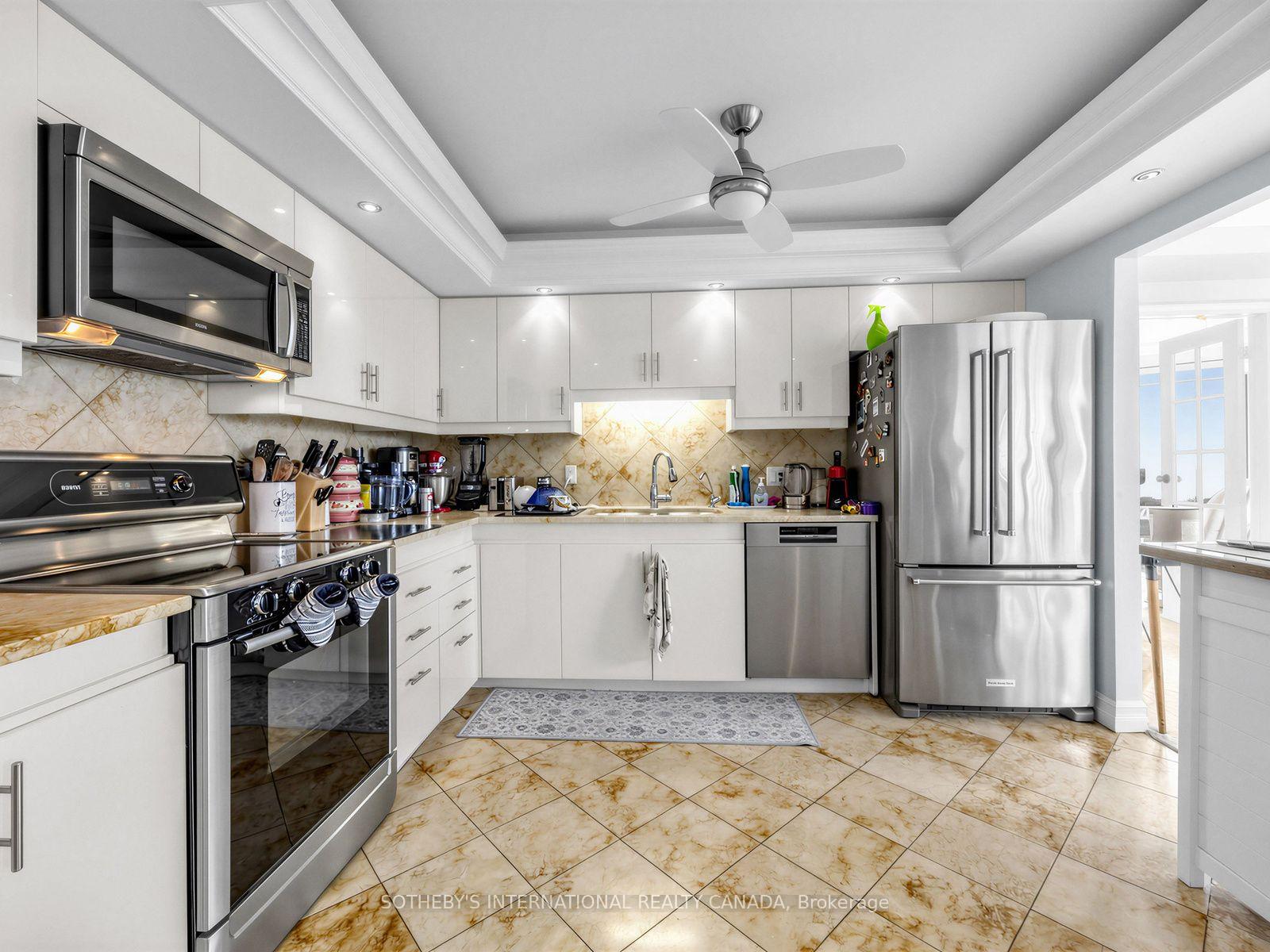 Photo 10 of Unit 2104, 65 Harbour Square, Toronto, Waterfront Communities — HOMEH