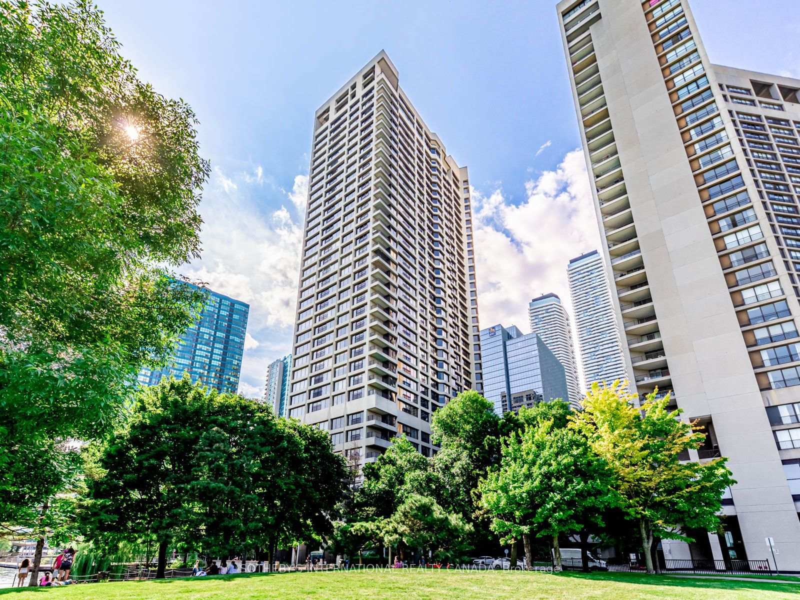 Photo 27 of Unit 2104, 65 Harbour Square, Toronto, Waterfront Communities — HOMEH