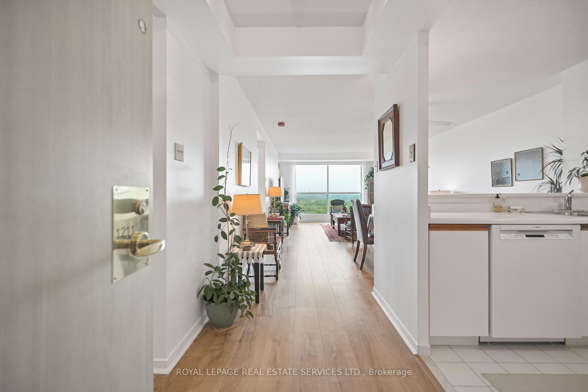 Photo 3 of Unit 1211, 2155 Burnhamthorpe Road, Mississauga, Erin Mills — HOMEH