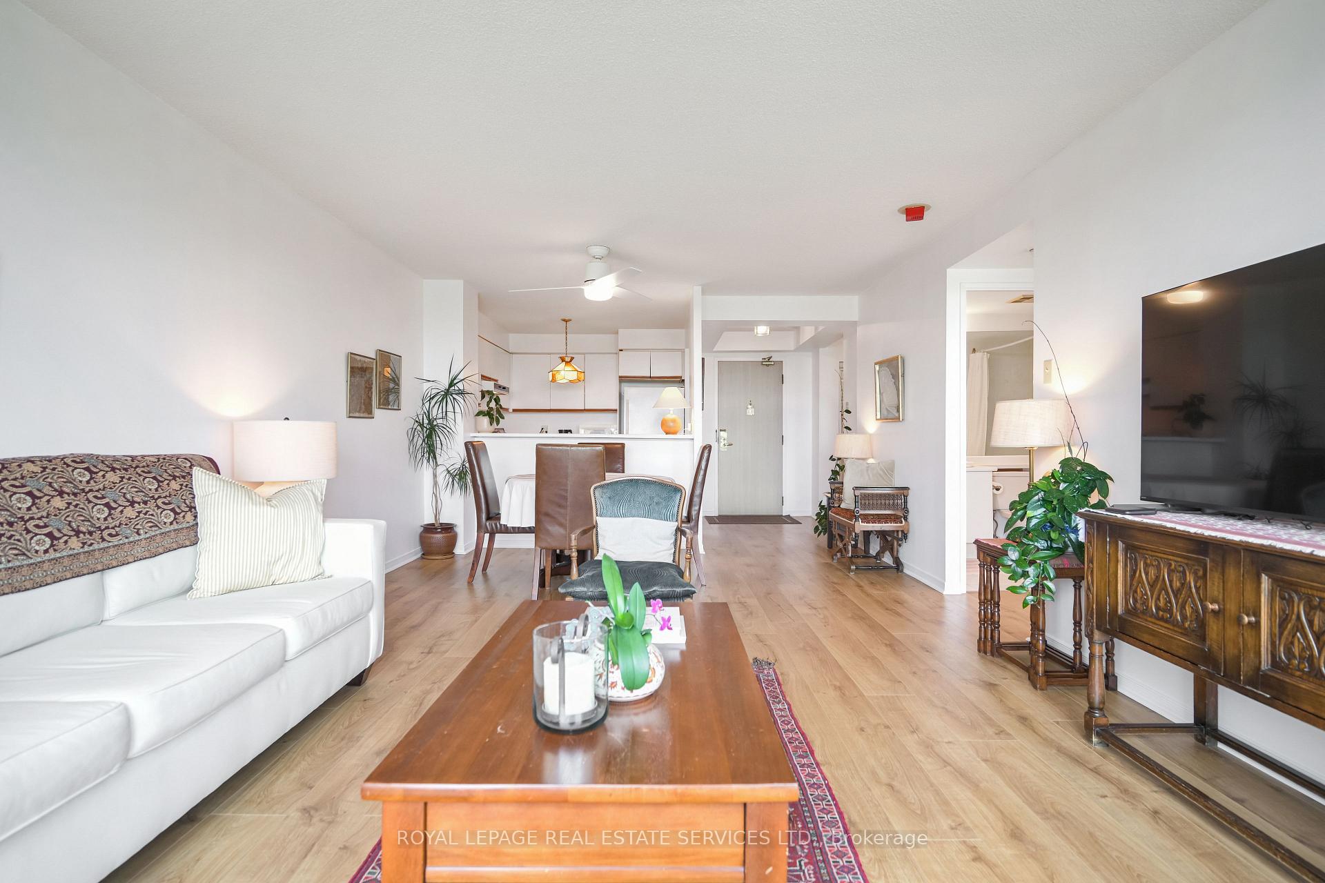 Photo 9 of Unit 1211, 2155 Burnhamthorpe Road, Mississauga, Erin Mills — HOMEH