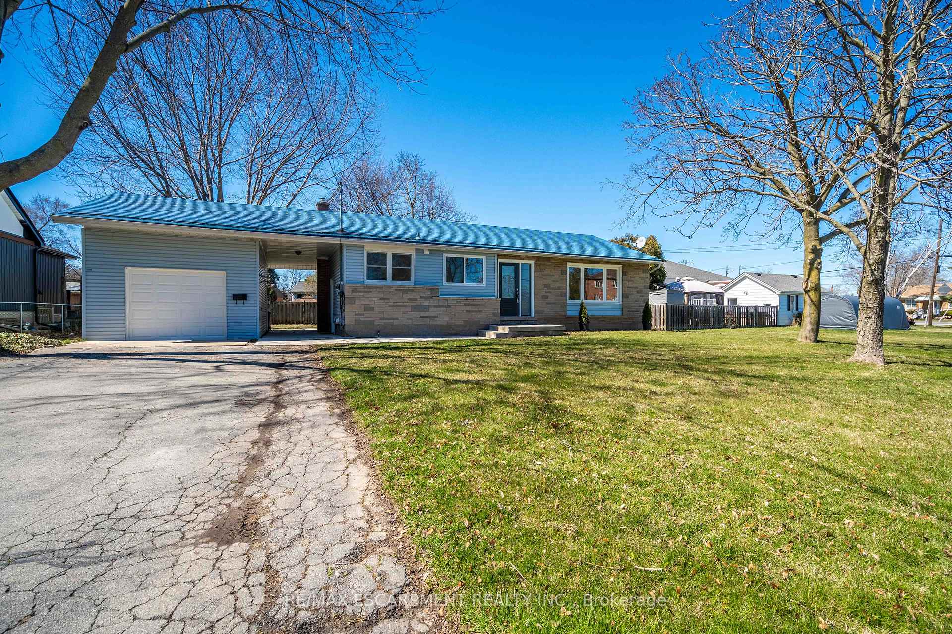 Photo 5 of Unit A, 1 Hill Place, Hamilton, Stoney Creek — HOMEH