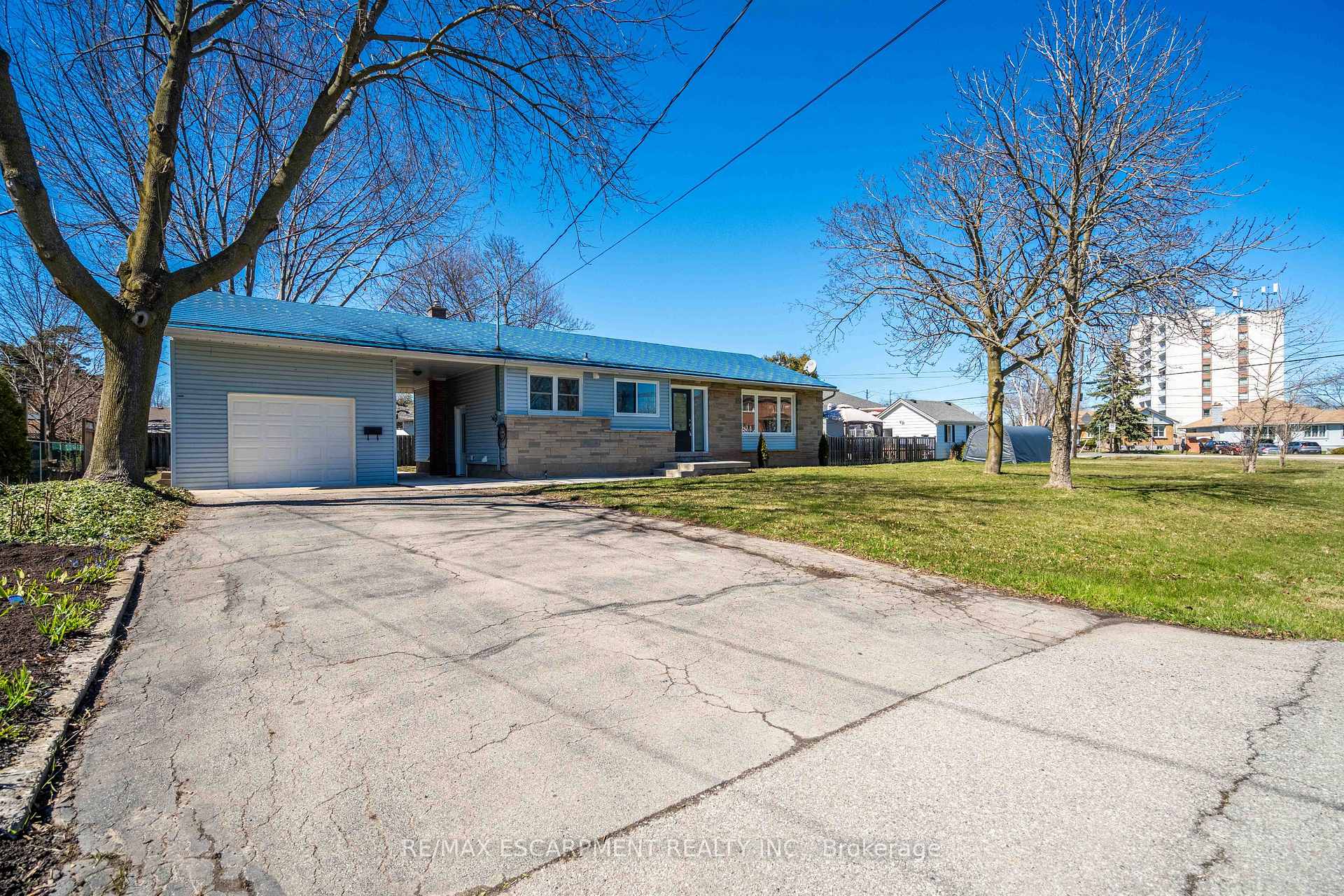 Photo 6 of Unit A, 1 Hill Place, Hamilton, Stoney Creek — HOMEH