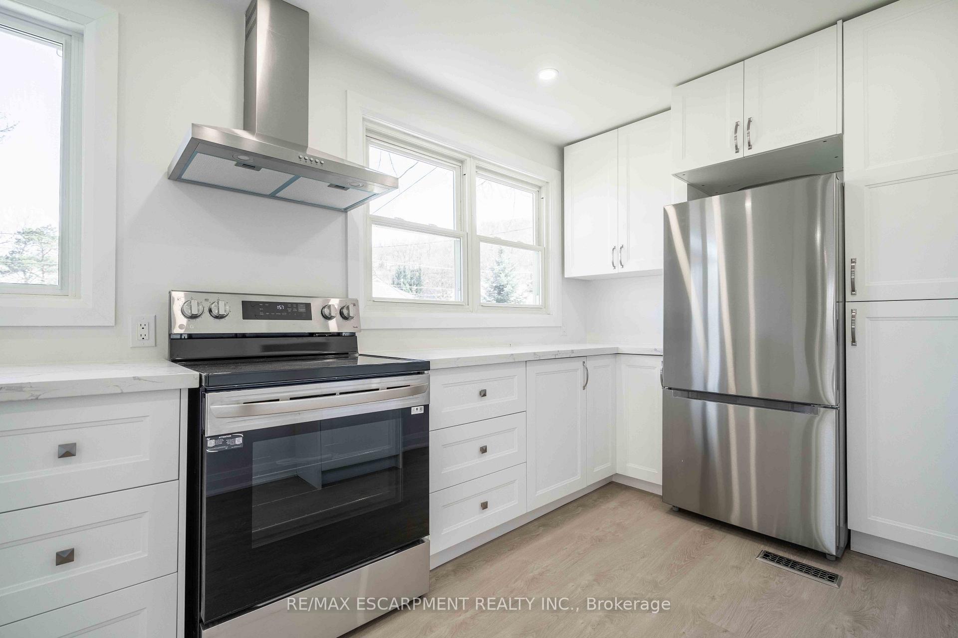 Photo 11 of Unit A, 1 Hill Place, Hamilton, Stoney Creek — HOMEH