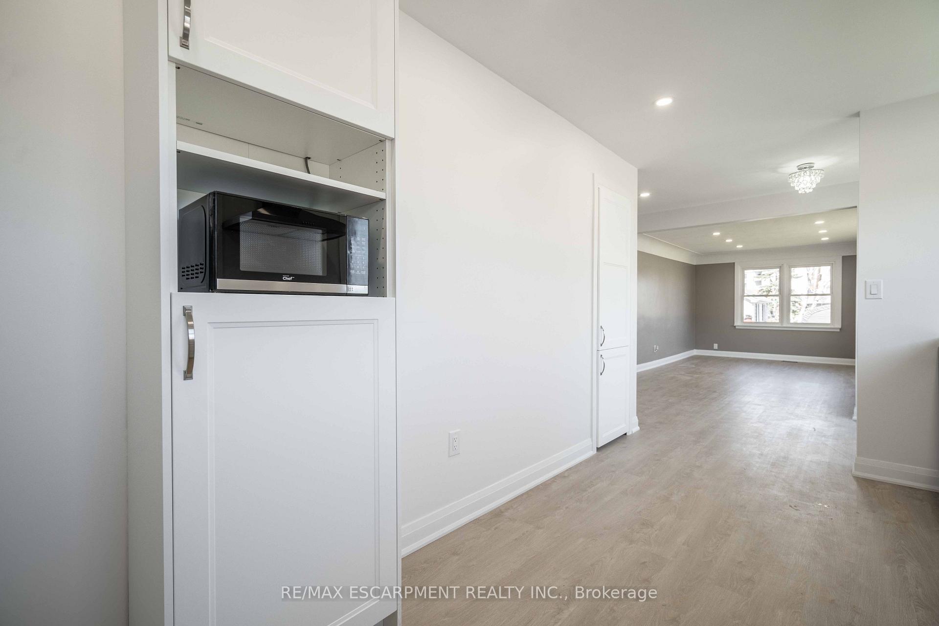 Photo 12 of Unit A, 1 Hill Place, Hamilton, Stoney Creek — HOMEH