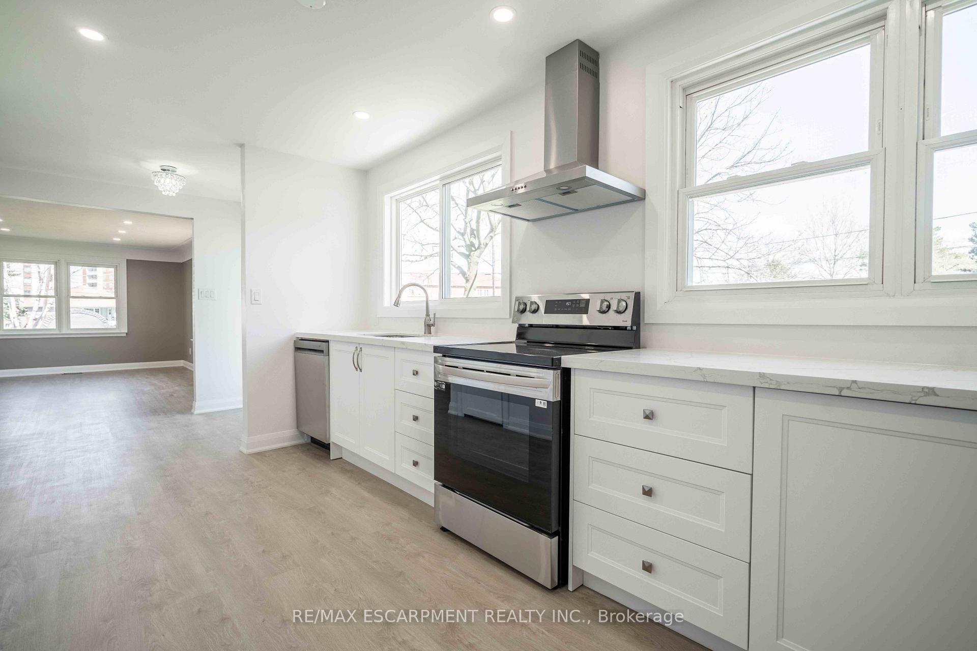 Photo 13 of Unit A, 1 Hill Place, Hamilton, Stoney Creek — HOMEH