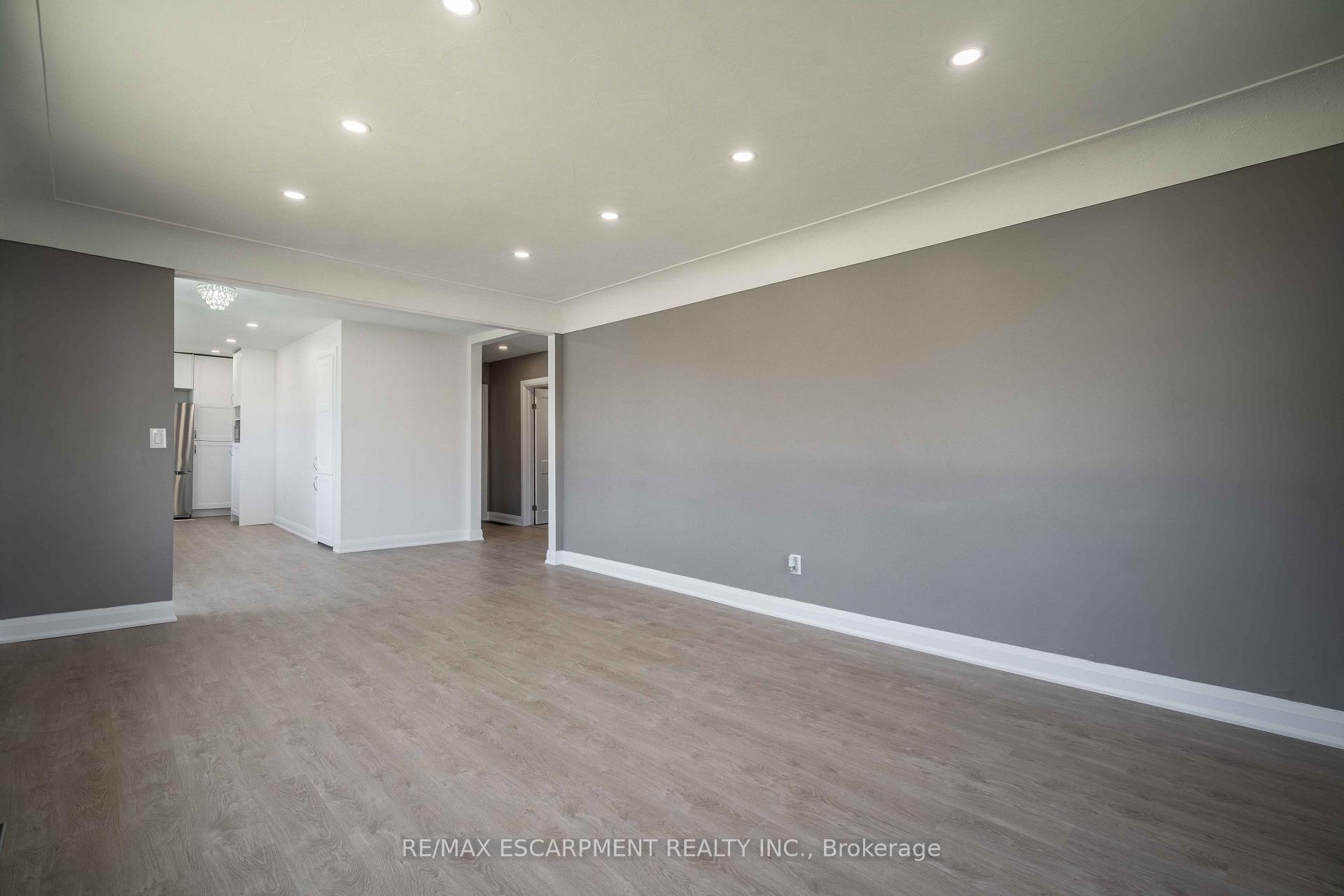 Photo 16 of Unit A, 1 Hill Place, Hamilton, Stoney Creek — HOMEH