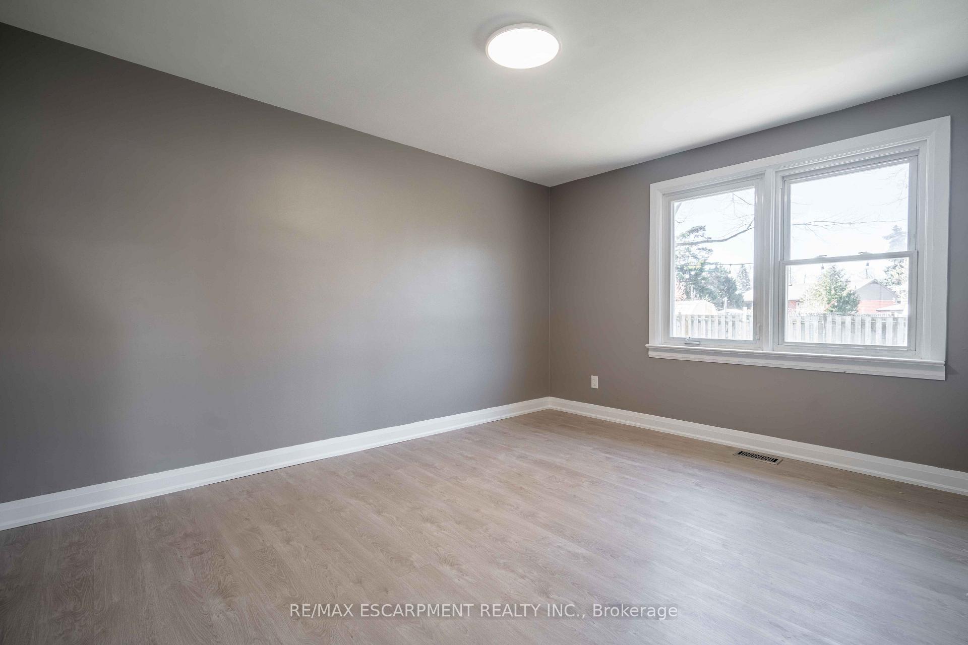 Photo 23 of Unit A, 1 Hill Place, Hamilton, Stoney Creek — HOMEH