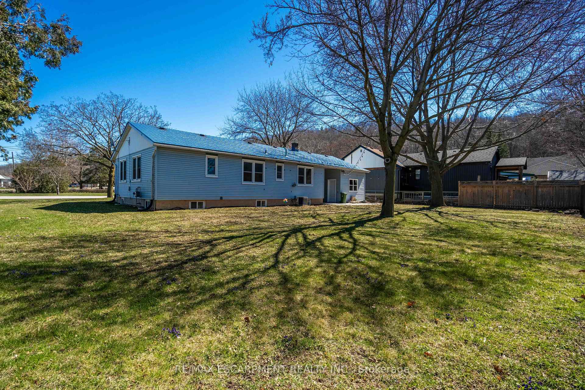 Photo 31 of Unit A, 1 Hill Place, Hamilton, Stoney Creek — HOMEH