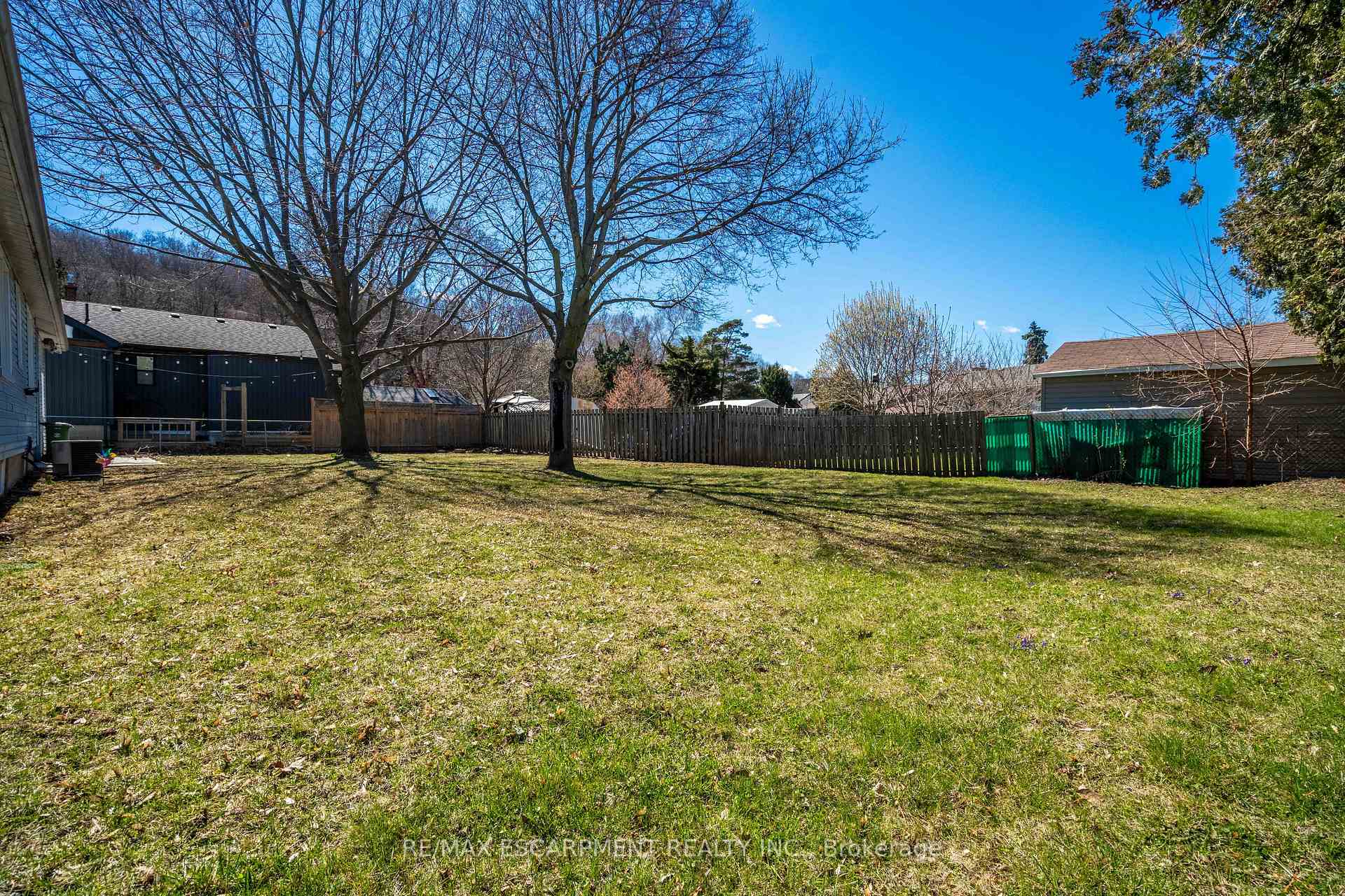 Photo 32 of Unit A, 1 Hill Place, Hamilton, Stoney Creek — HOMEH