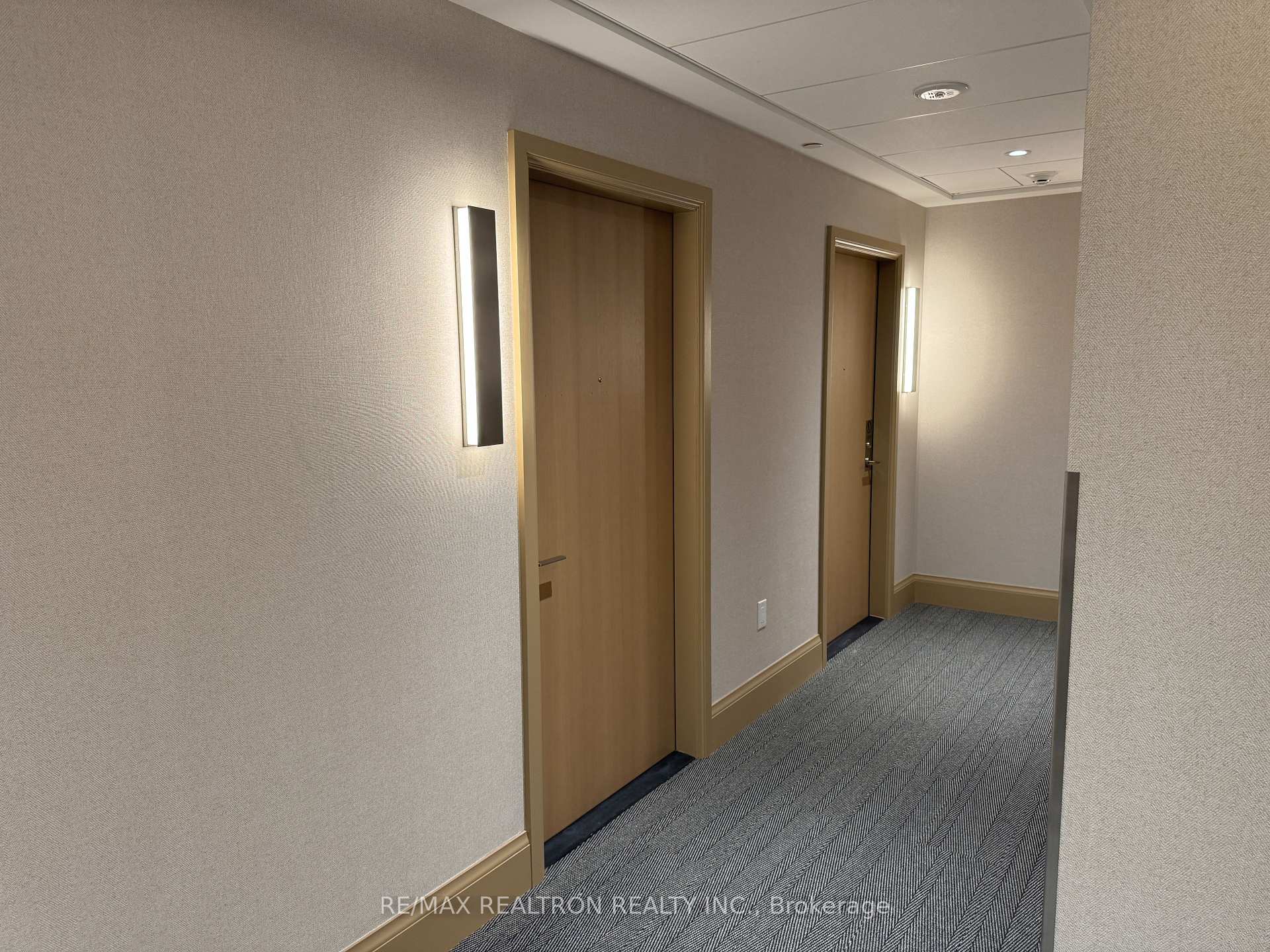 Photo 5 of Unit 1910, 5 Meadowdale Road, Vaughan, Vaughan Corporate Centre — HOMEH