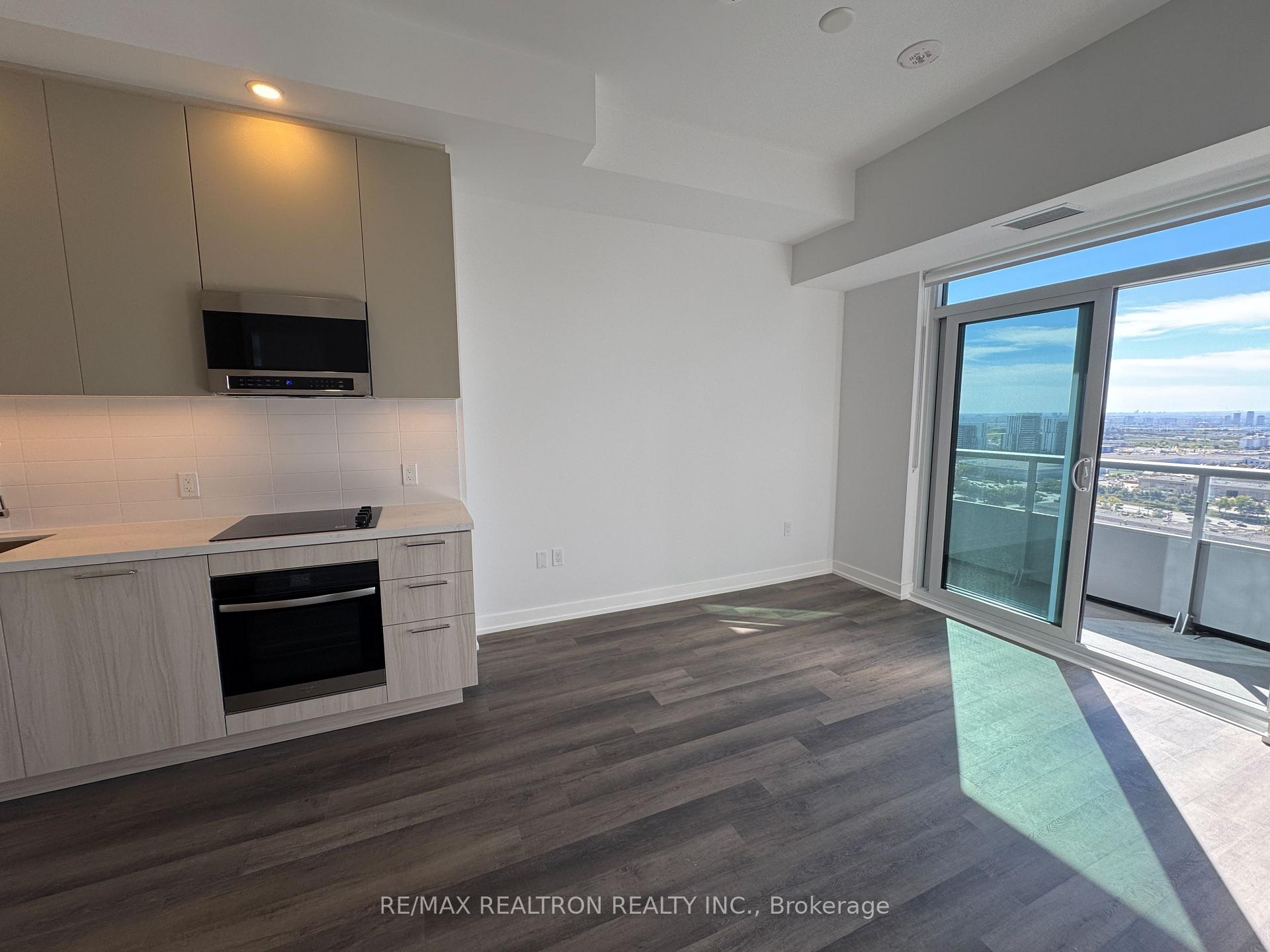 Photo 11 of Unit 1910, 5 Meadowdale Road, Vaughan, Vaughan Corporate Centre — HOMEH