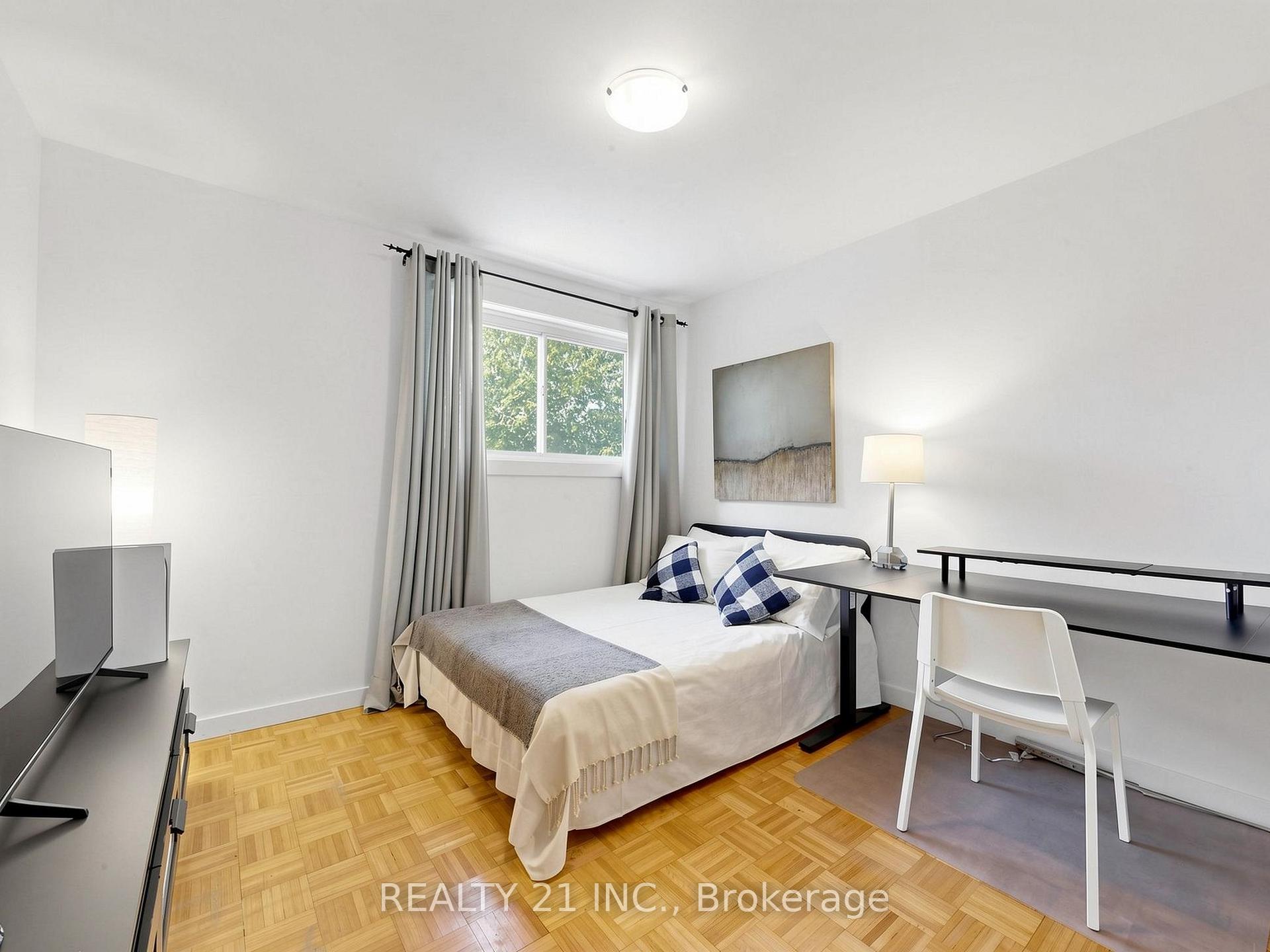 Photo 34 of 132 Harding Boulevard, Scarborough, Birchcliffe-Cliffside — HOMEH