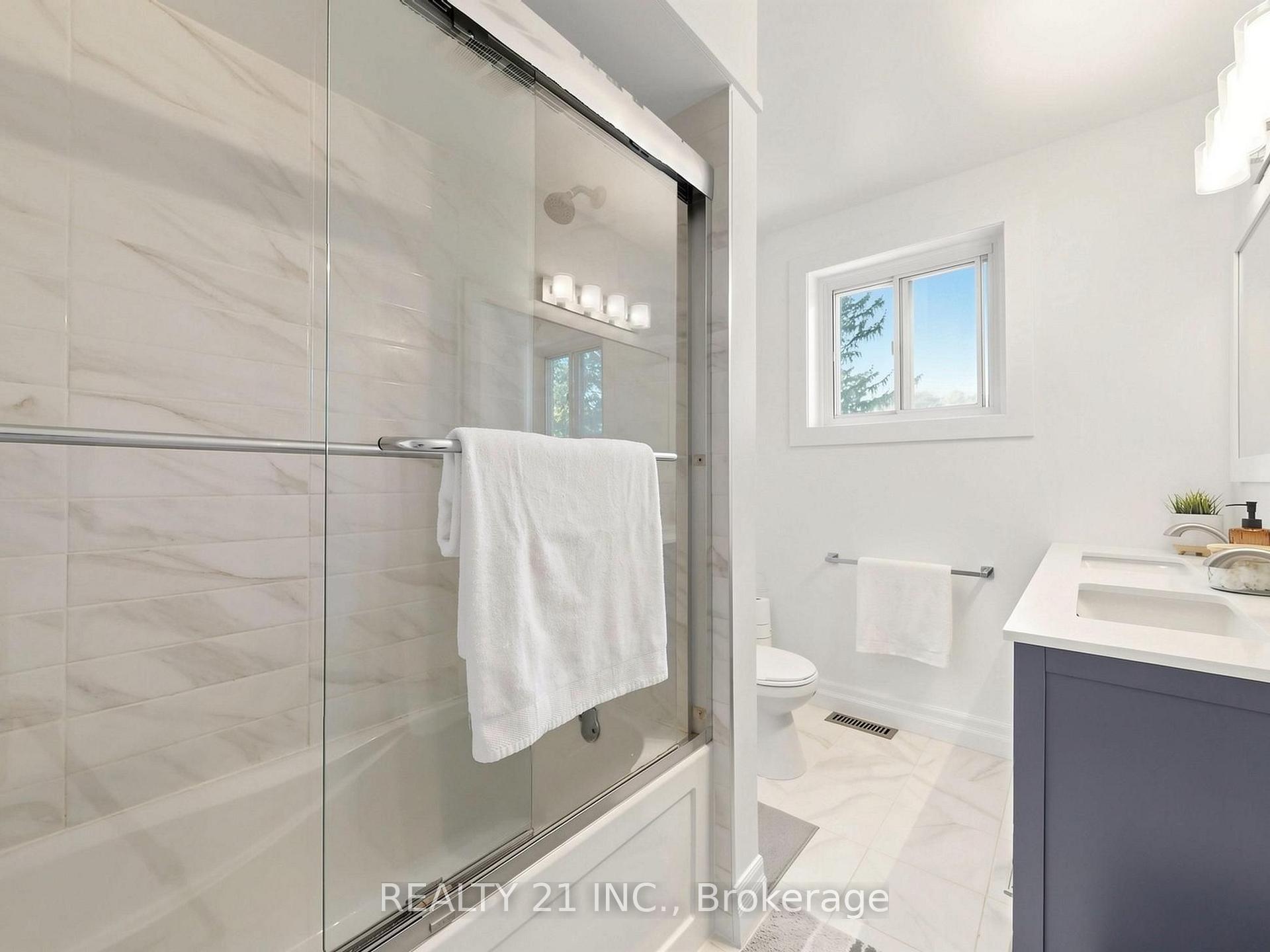 Photo 38 of 132 Harding Boulevard, Scarborough, Birchcliffe-Cliffside — HOMEH